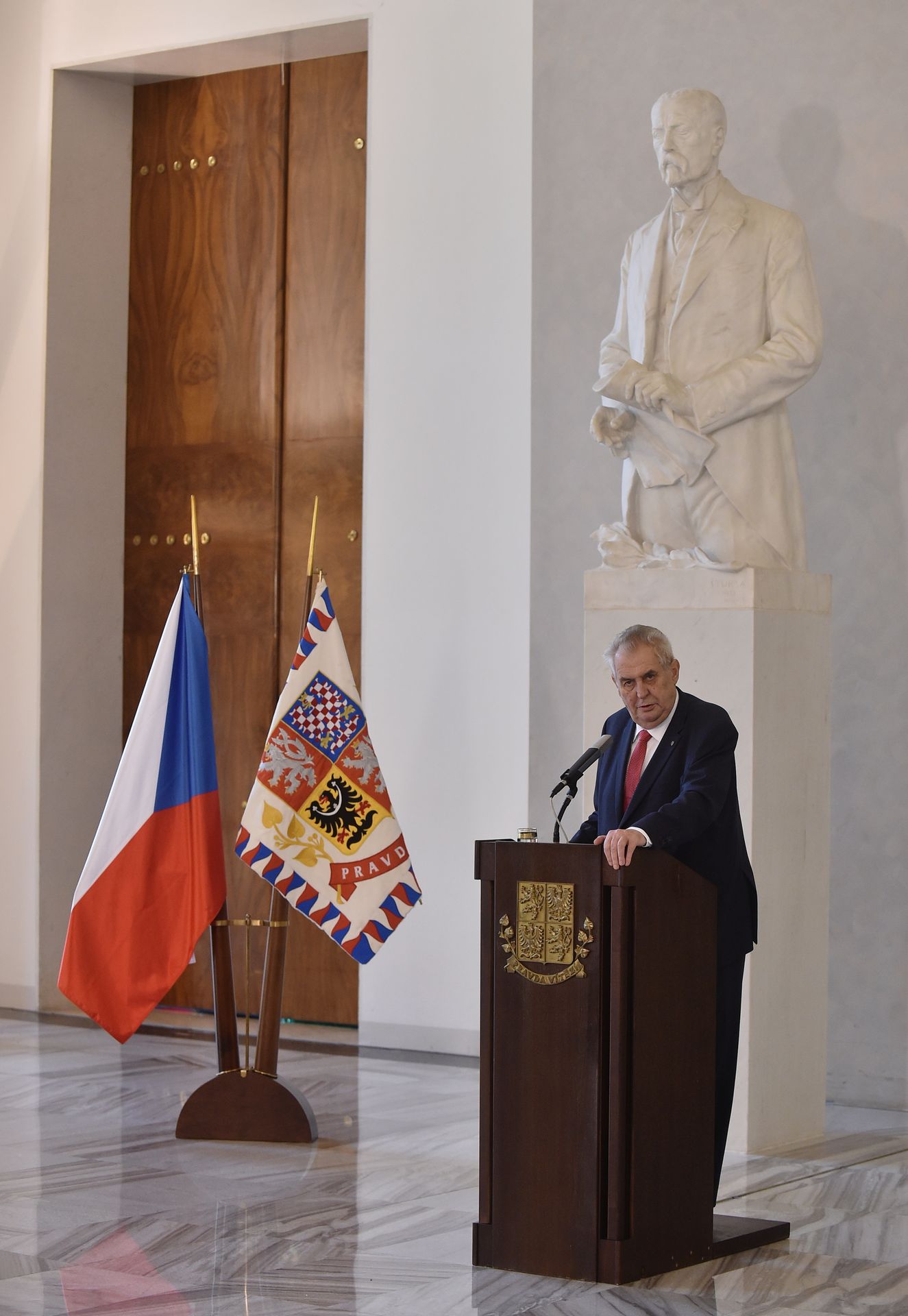 Miloš Zeman oznamuje kandidaturu - 5 - GALERIE: Oznámení kandidatury Miloše Zemana (5/7)