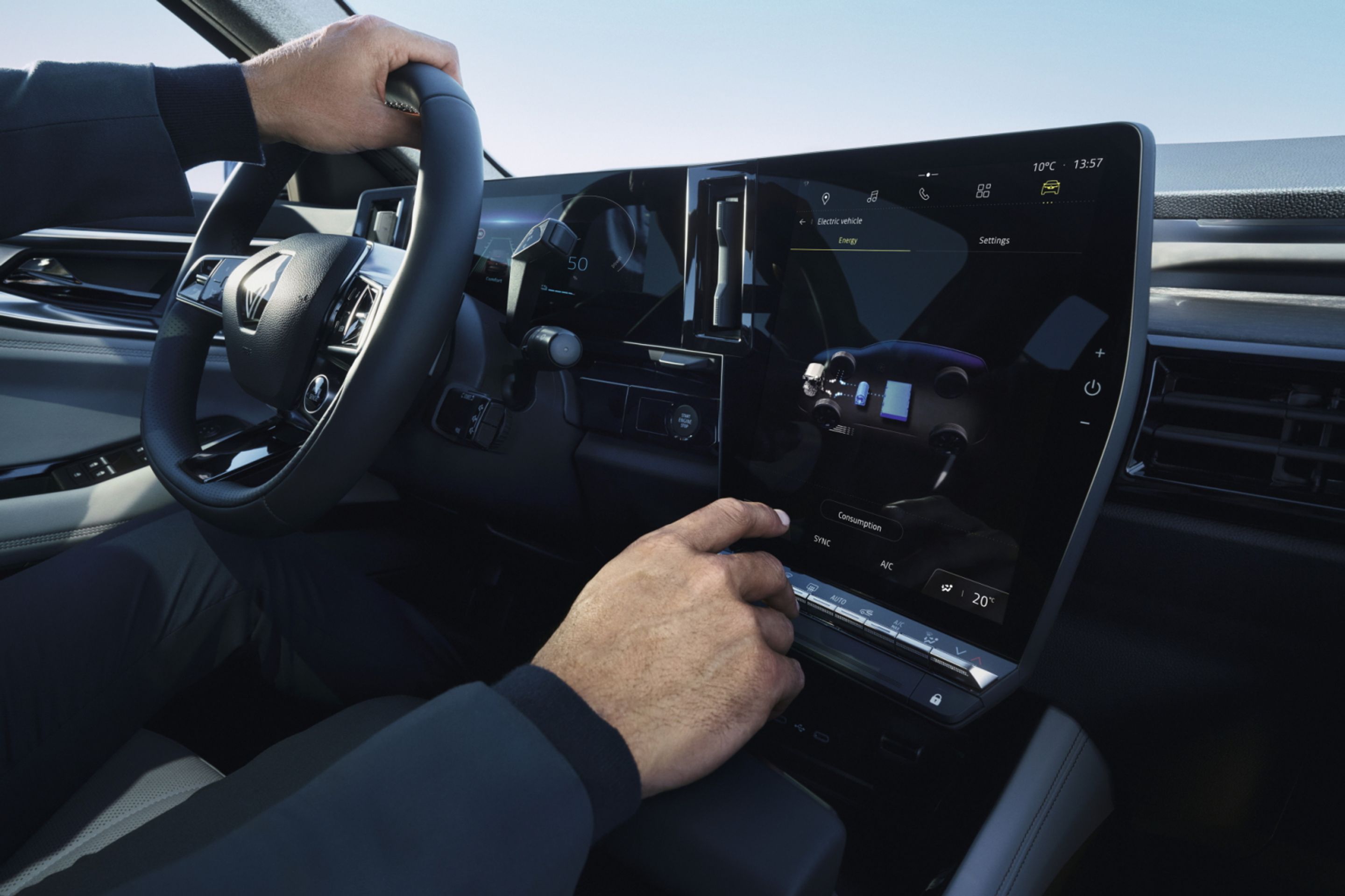 Nový Renault Espace - Nový Espace má být cestovatelským salónkem na kolech (7/15)