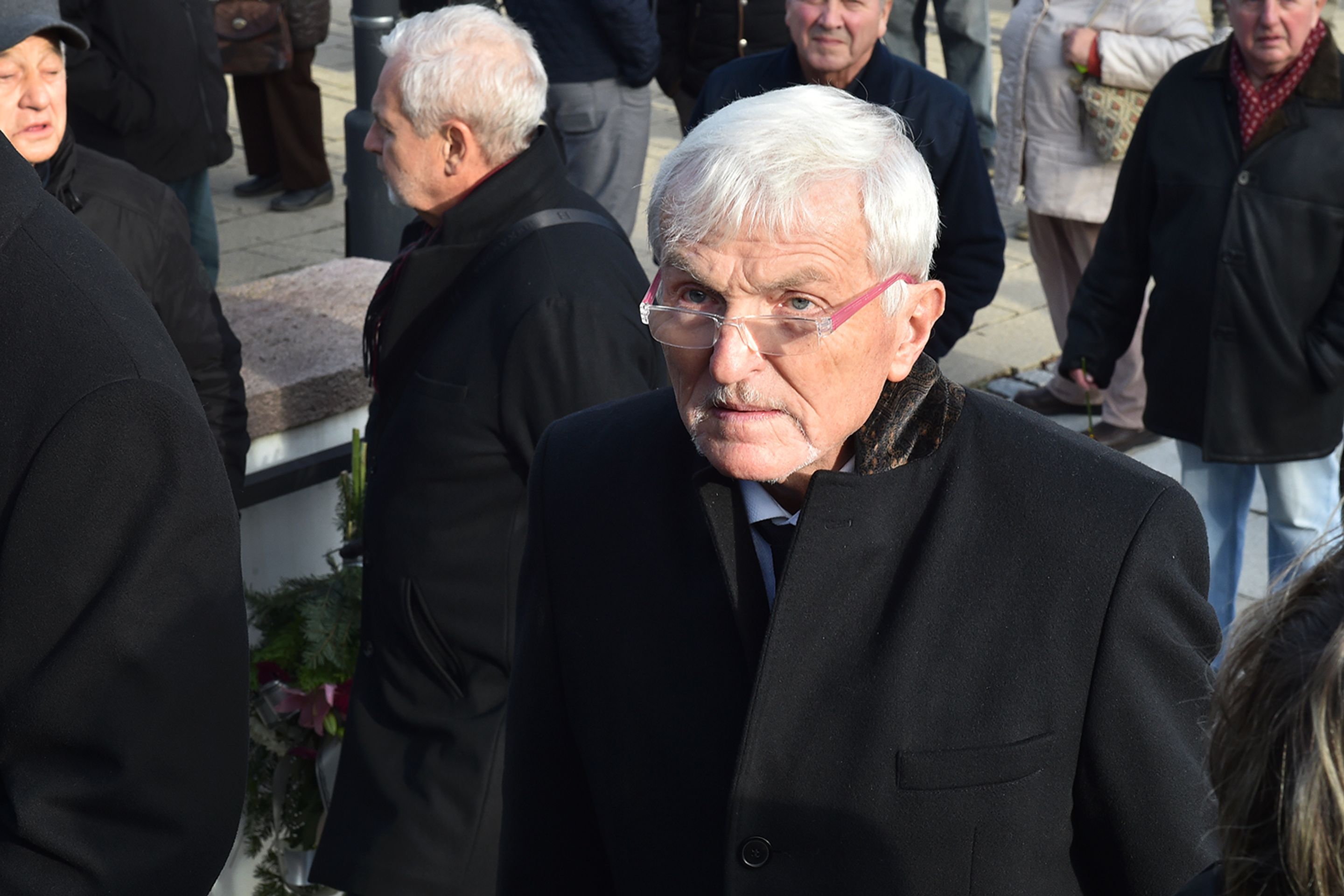 Smuteční hosté na pohřbu Jany Novotné - GALERIE: Rozloučení s Janou Novotnou (23/32)