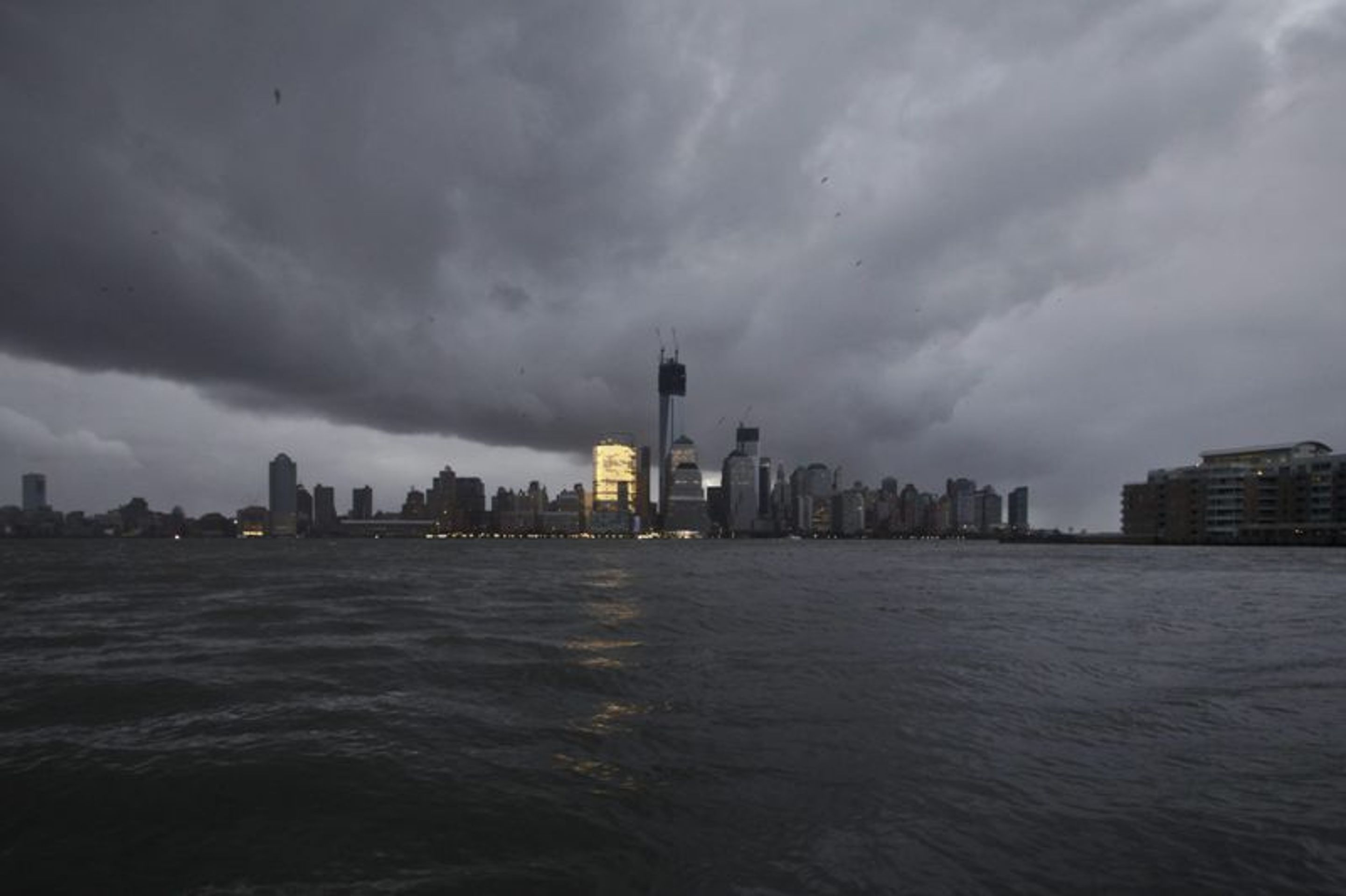 Superbouře Sandy - 4 - Superbouře Sandy ničí východní pobřeží USA (5/18)