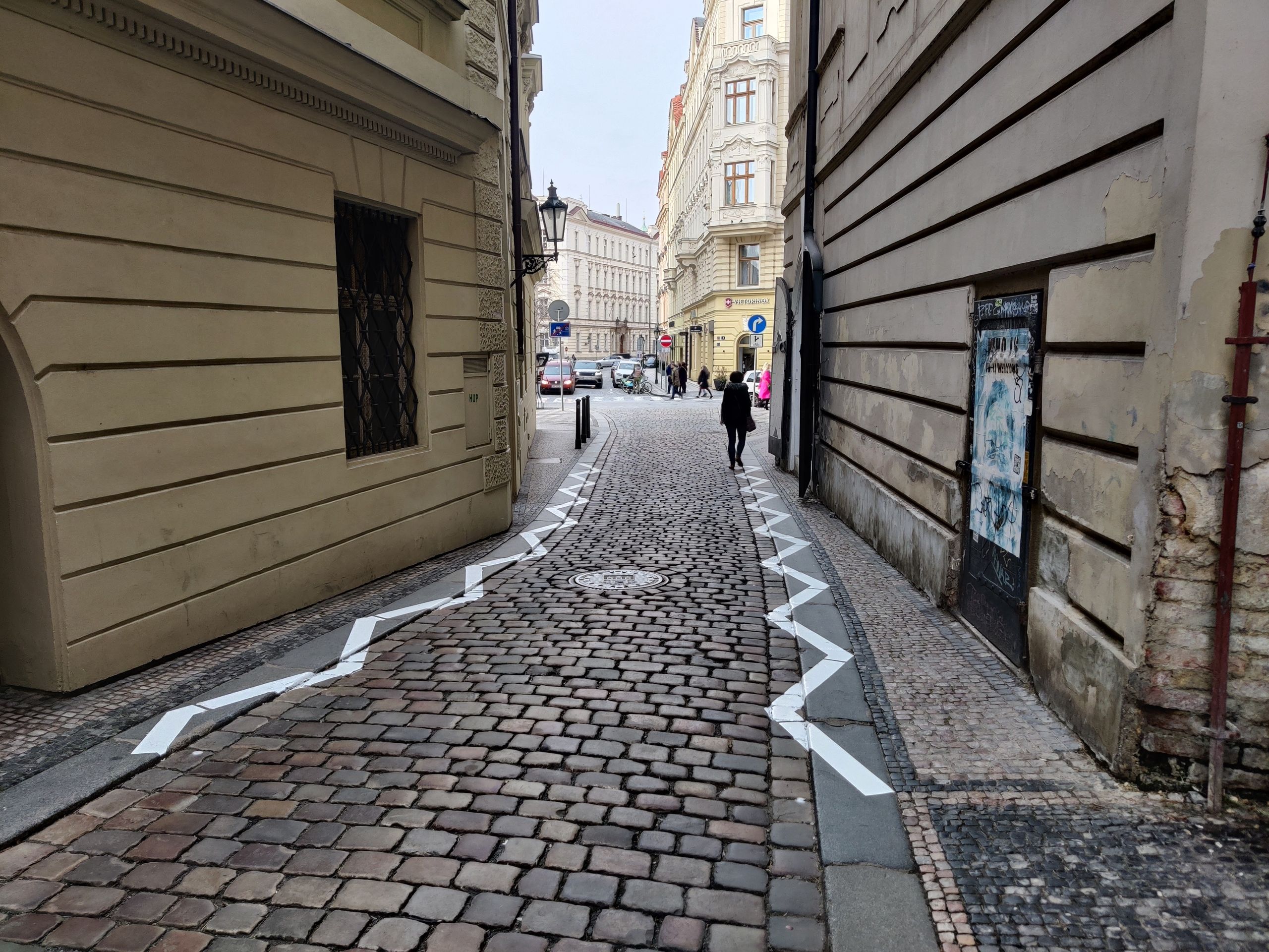 Týnská ulička - Dopravní značení v Týnské uličce (4/5)