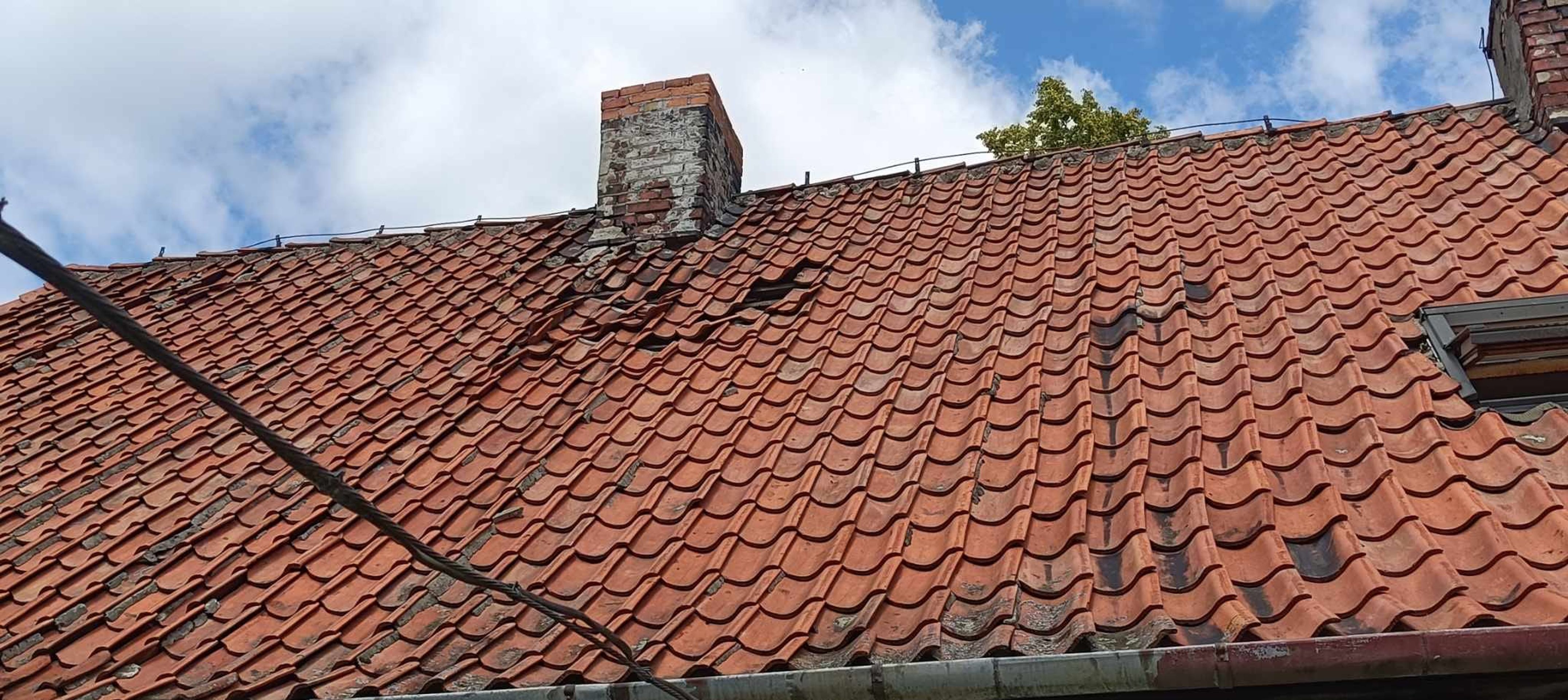 Polský MIG překročil rychlost zvuku. Poškodilo to střechy, pilot je mimo službu (4) - Polský MIG překročil rychlost zvuku (3/5)