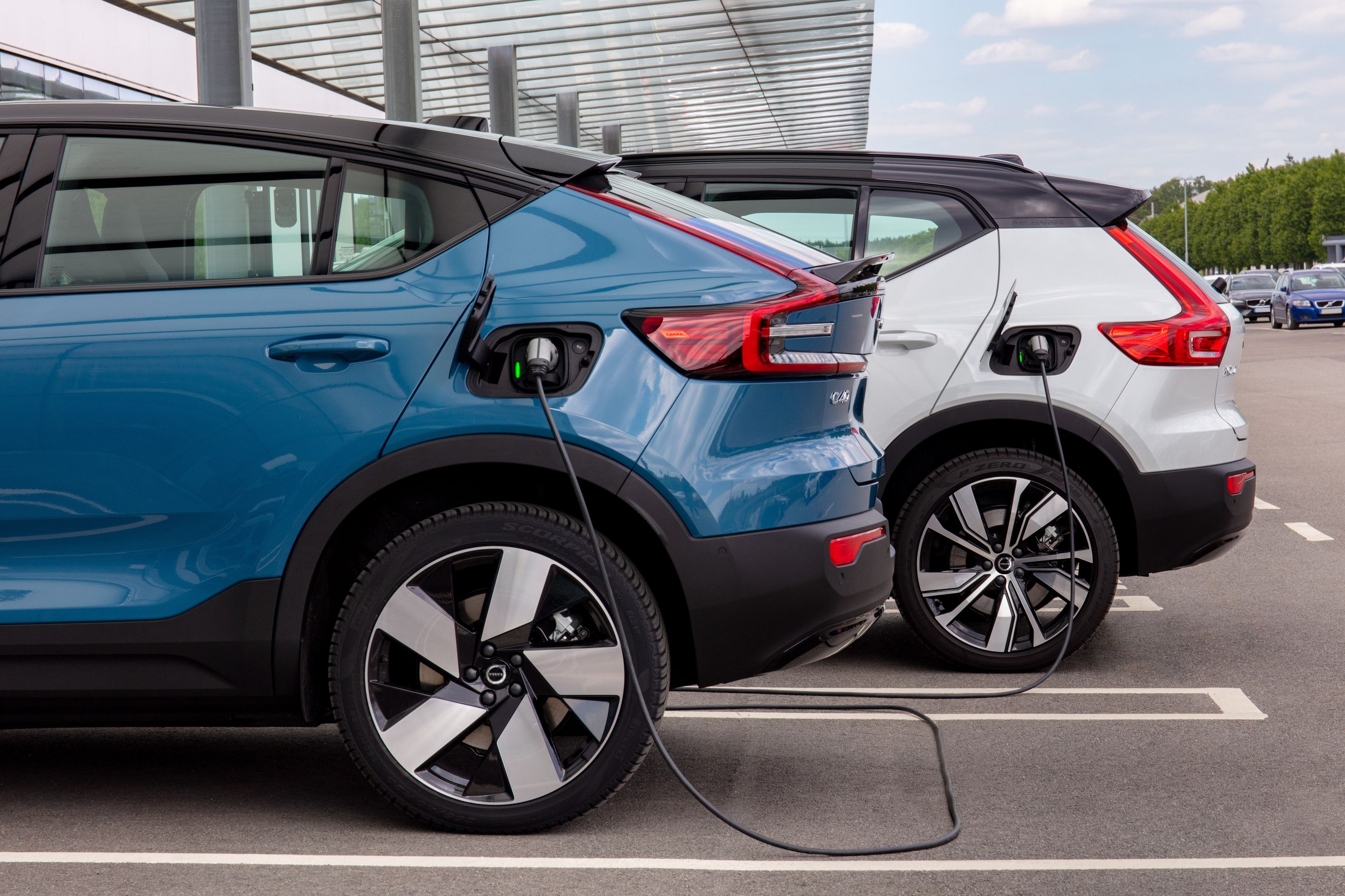 Výroba elektromobilů Volvo C40 a XC40 Recharge v belgickém Gentu - Výroba elektromobilů Volvo C40 a XC40 Recharge v belgickém Gentu (7/8)