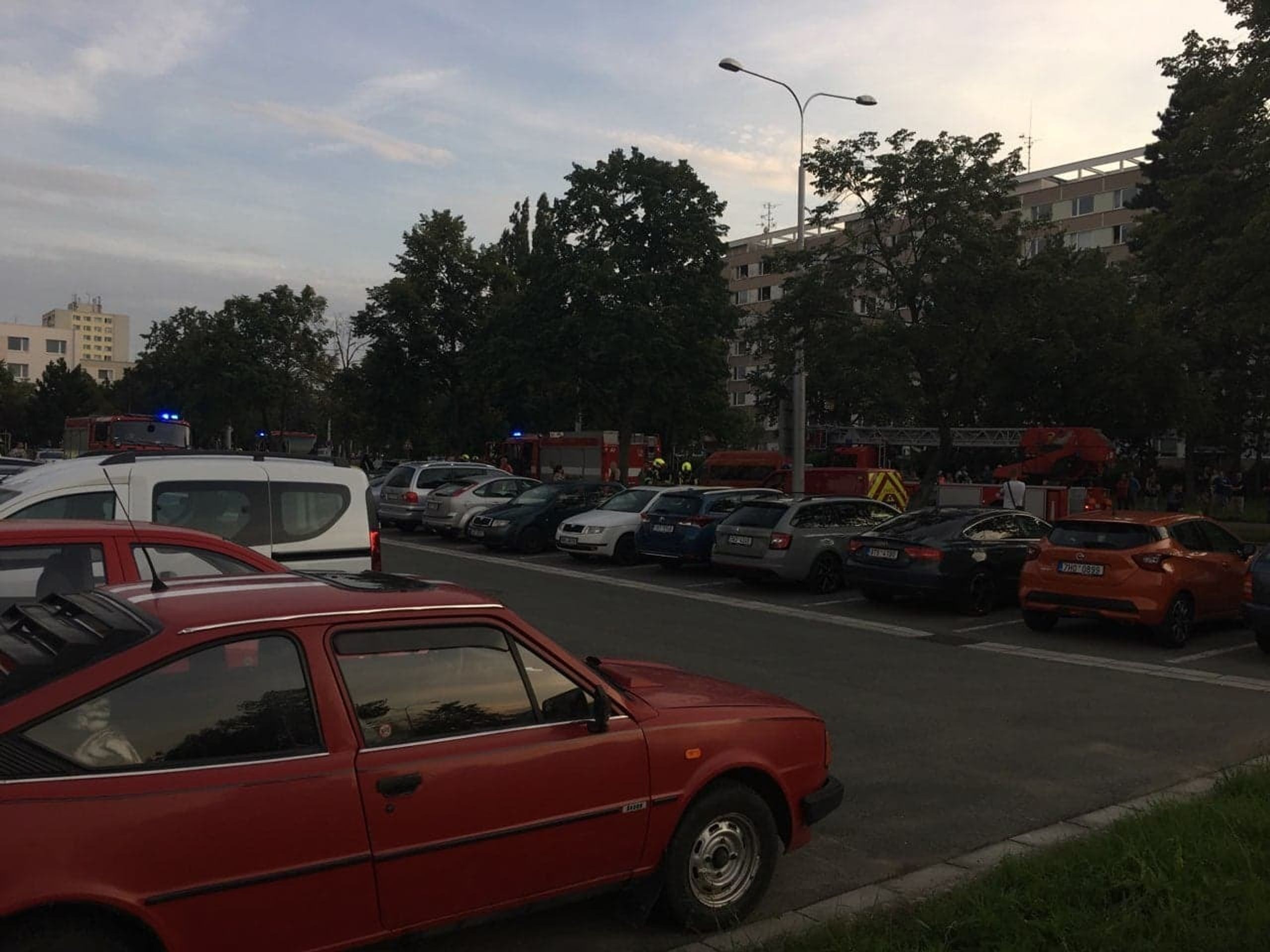 Střelba v Hradci - 1 - GALERIE: Zásah proti ozbrojenci v Hradci Králové (2/3)