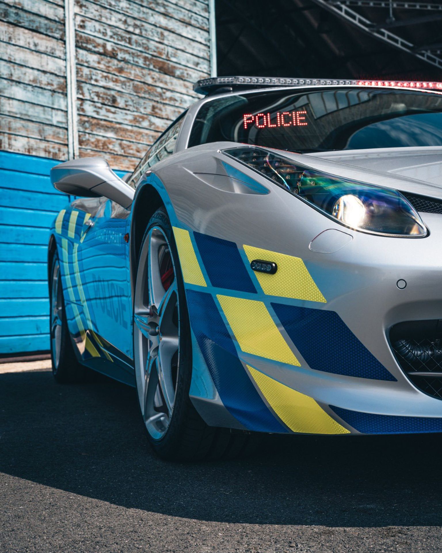 Ferrari F 142 – 458 Italia v barvách české policie - Ferrari F 142 – 458 Italia v barvách české policie (4/8)