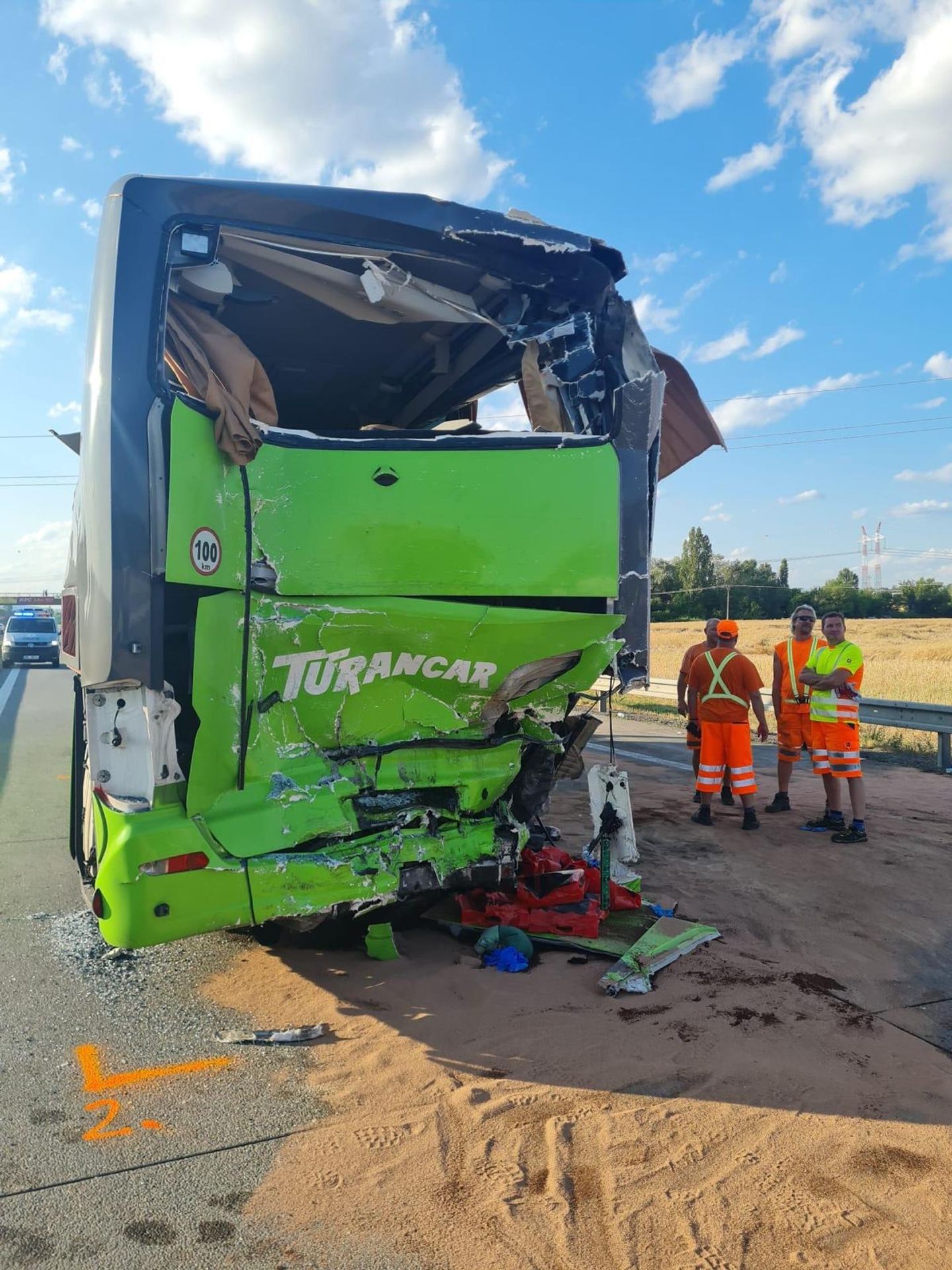 Vážná dopravní nehoda na D2 směr Brno (15) - Vážná dopravní nehoda na D2 směr Brno (3/22)
