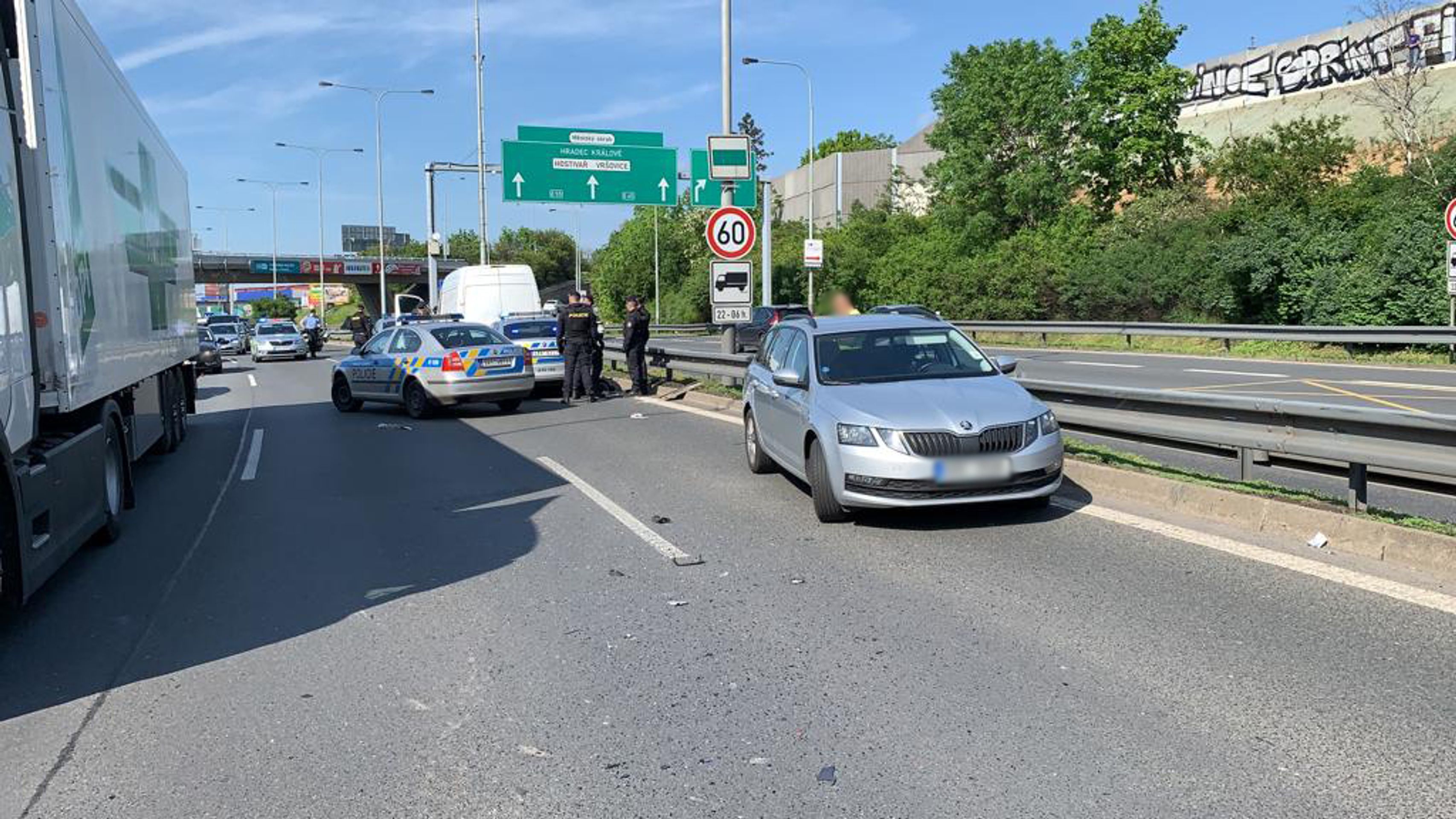 Řidiče jedoucího v protisměru na Jižní spojce zastavila střelbou policie - 7 - GALERIE: Řidiče jedoucího v protisměru na Jižní spojce zastavila střelbou policie (7/9)