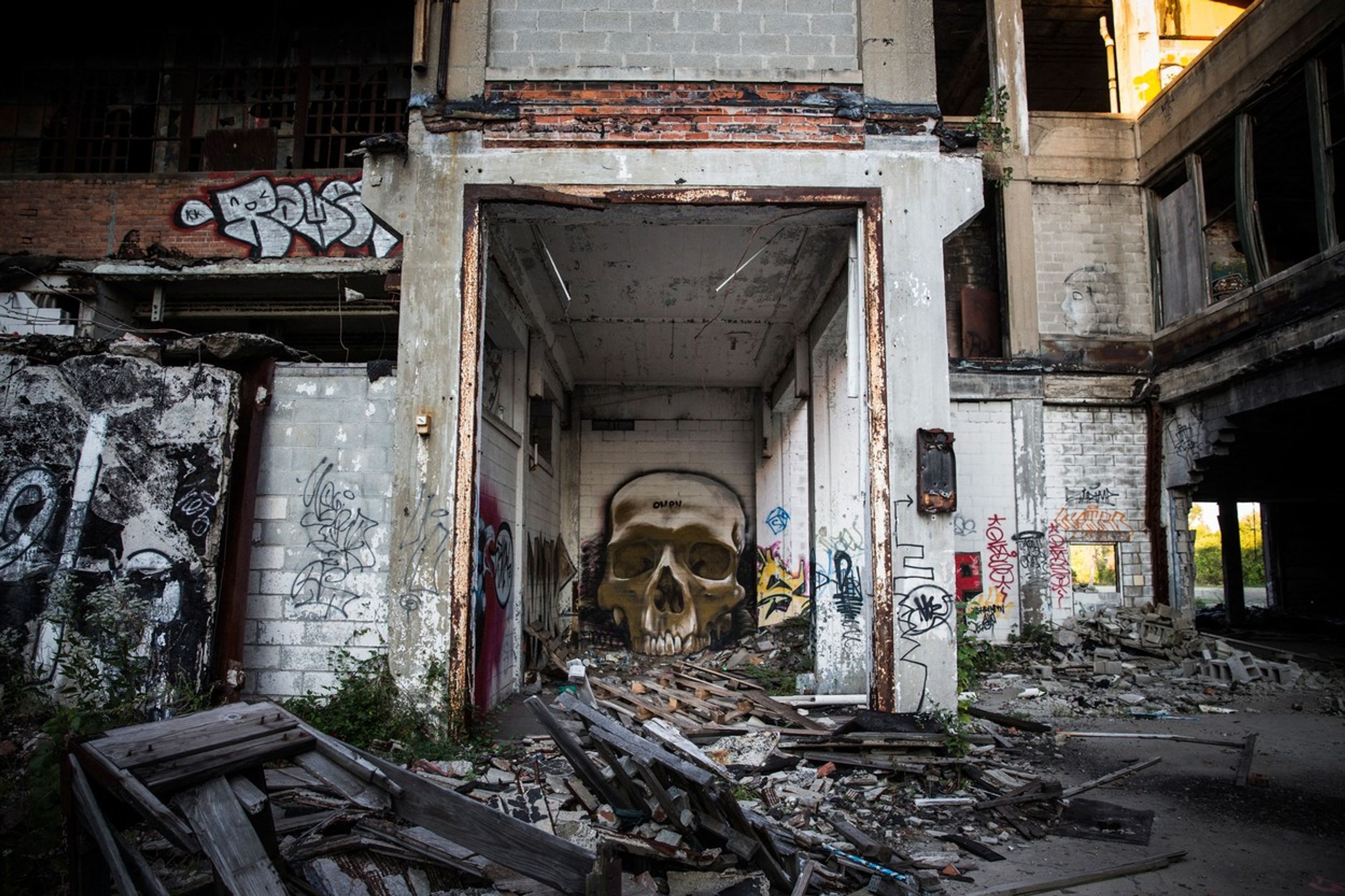 Packard Automotive Plant v Detroitu - Slavná obří továrna Packardu v Detroitu v dobách největší slávy a dnes (7/22)
