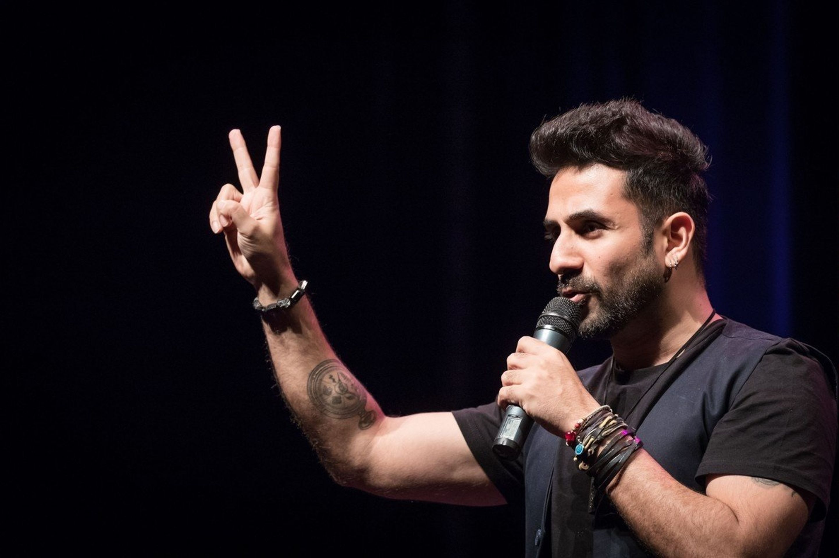 Indického komika v pražské kavárně odmítli obsloužit - GALERIE: Vir Das (6/6)