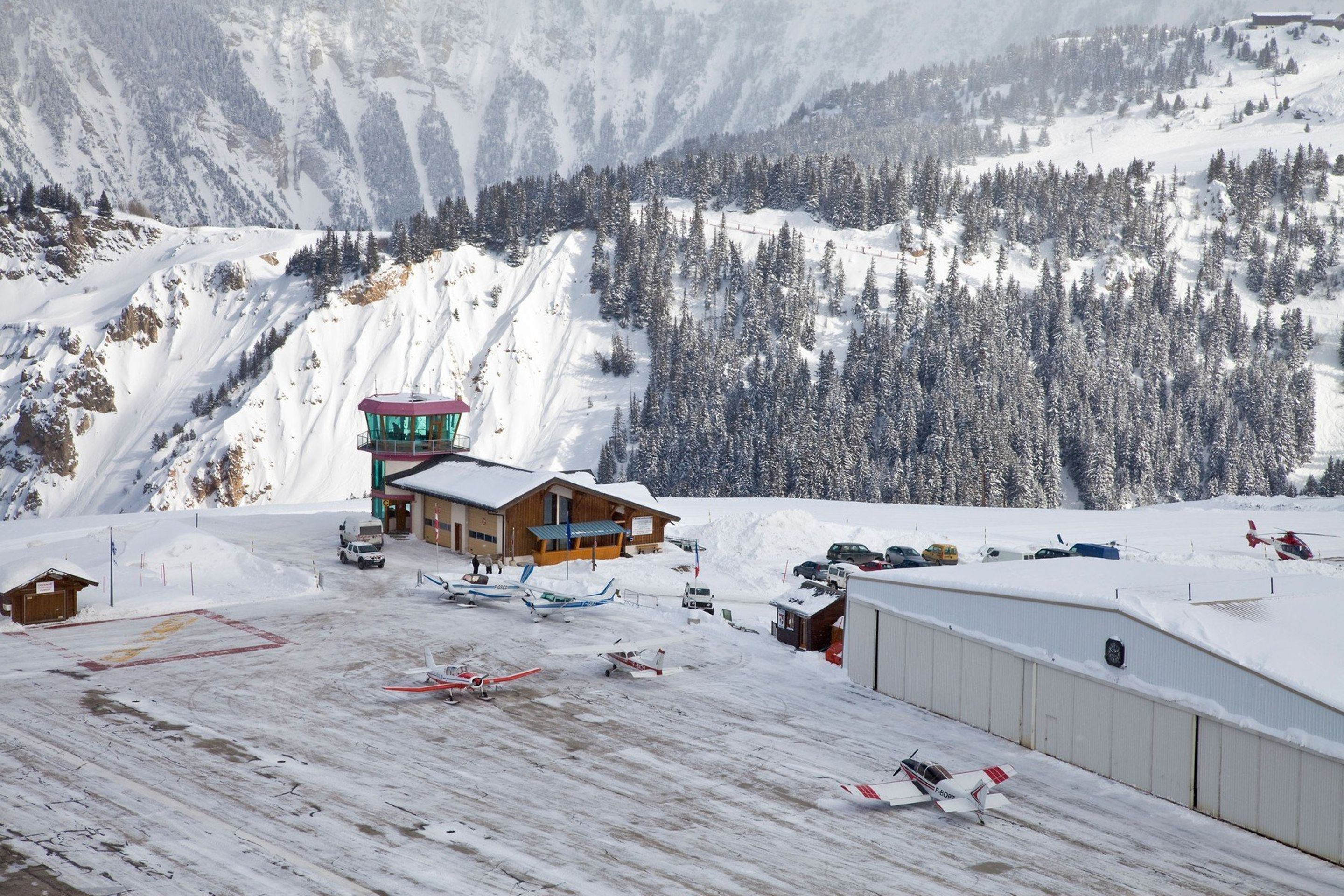 Nejnebezpečnější letiště světa - Courchevel, Francie - GALERIE: Nejnebezpečnější letiště světa (8/11)