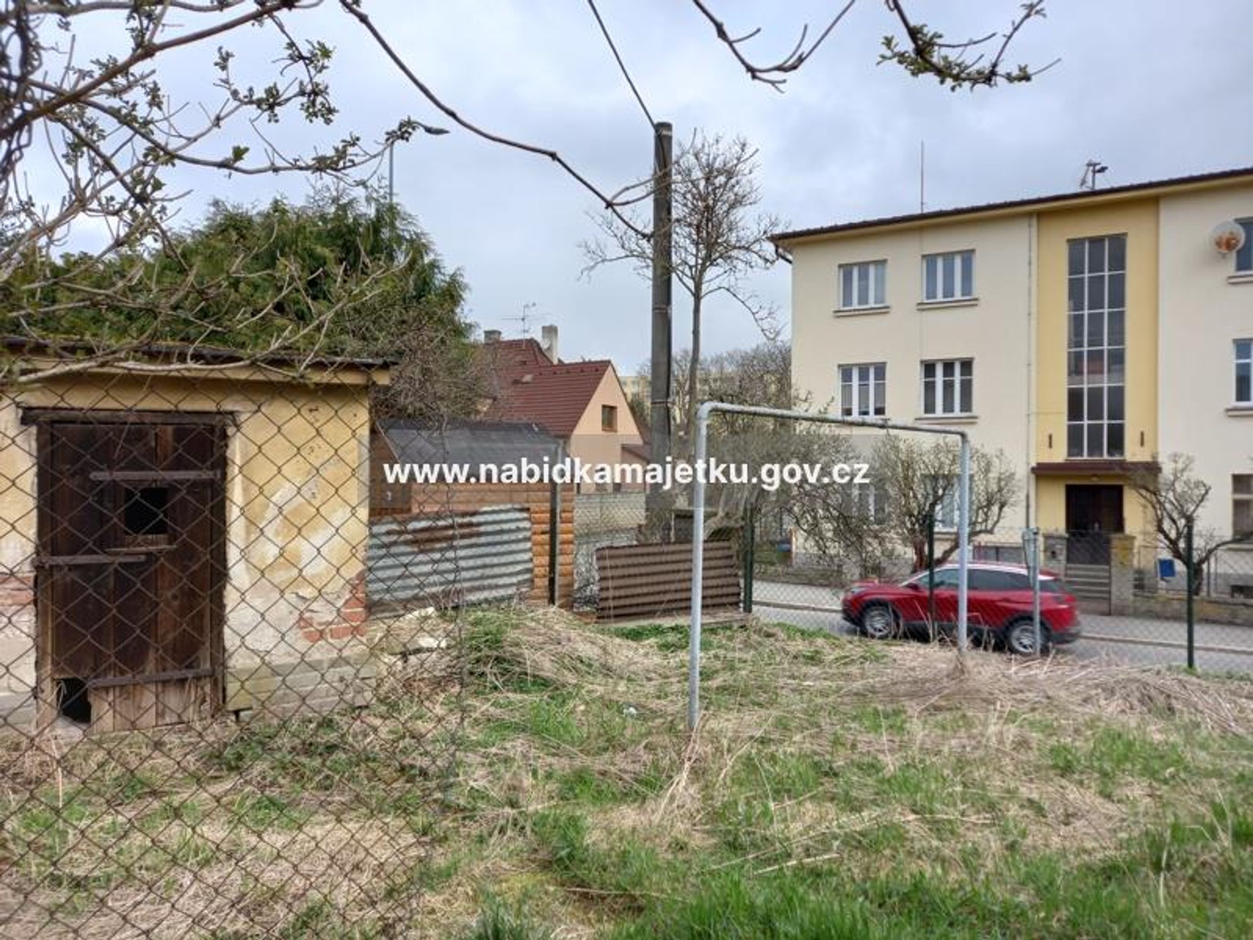 Za 1,28 milionu se v Benešově nabízí dvojdomek se dvěma byty (3) - Majetek nabízený státem (8/25)