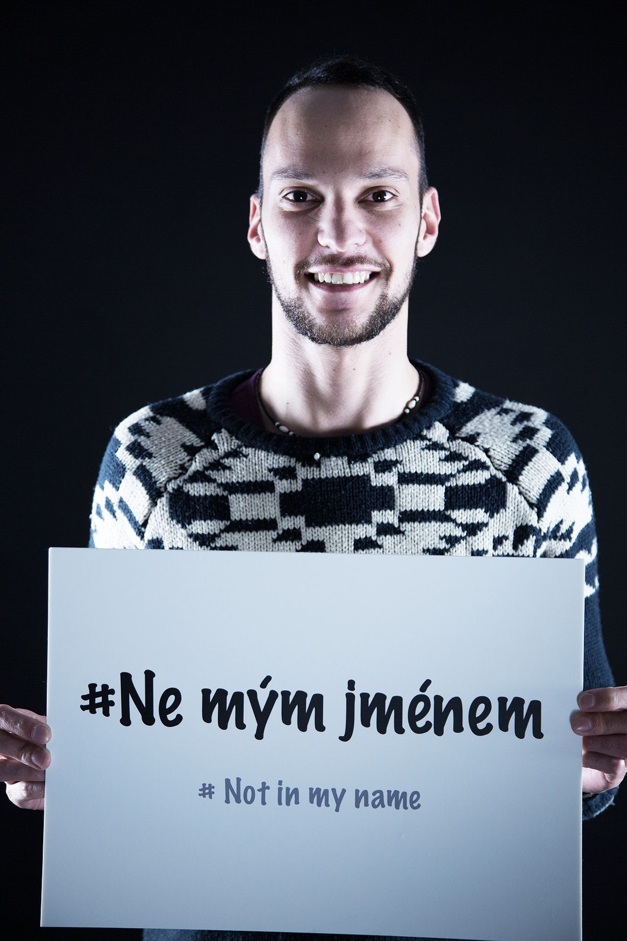 Ne mým jménem - 17 - GALERIE: Ne mým jménem (17/25)