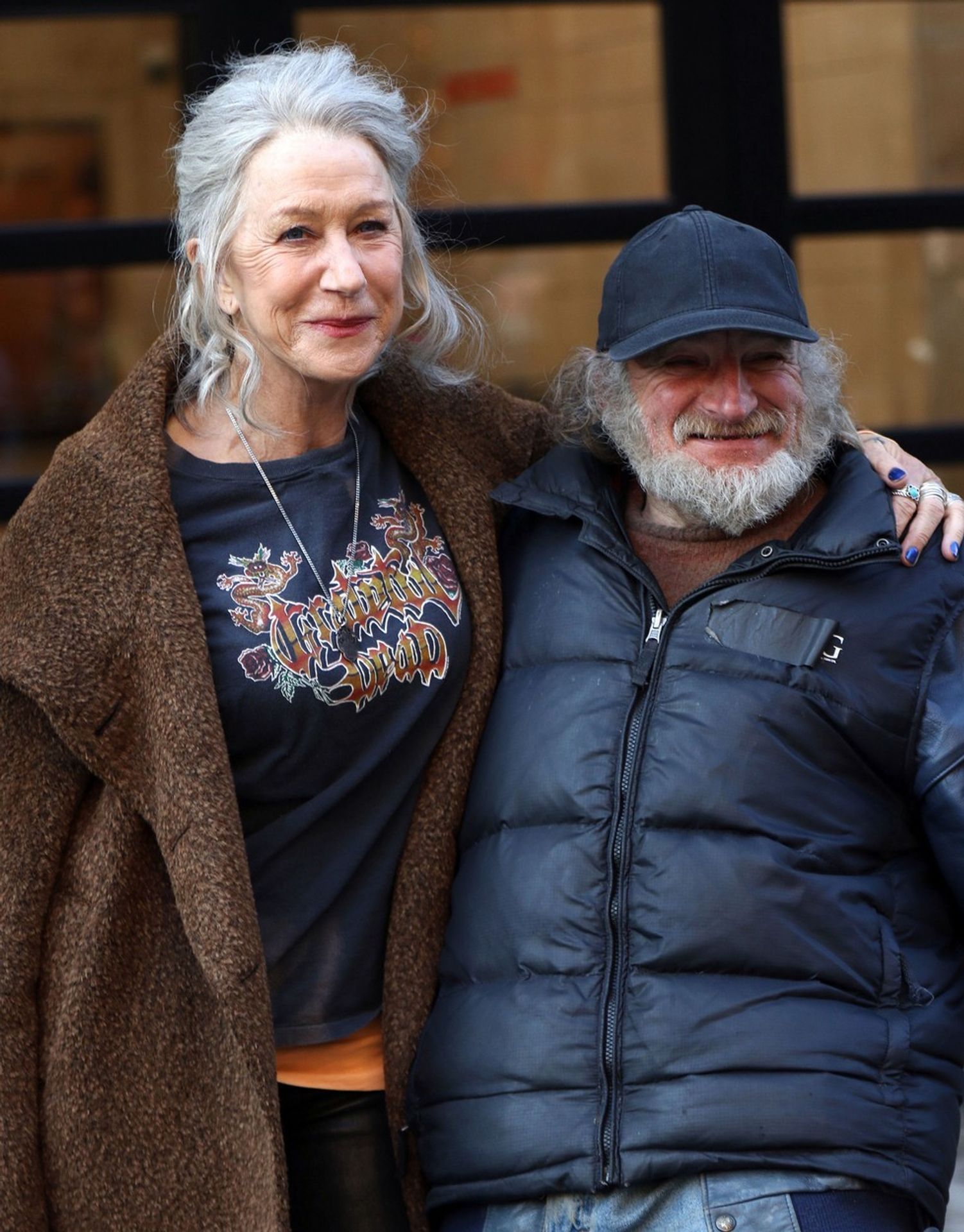Bezdomovec, který zná všechny celebrity a všechny celebrity znají jeho - Helen Mirren - GALERIE: Bezdomovec, který zná všechny celebrity a všechny celebrity znají jeho (8/8)