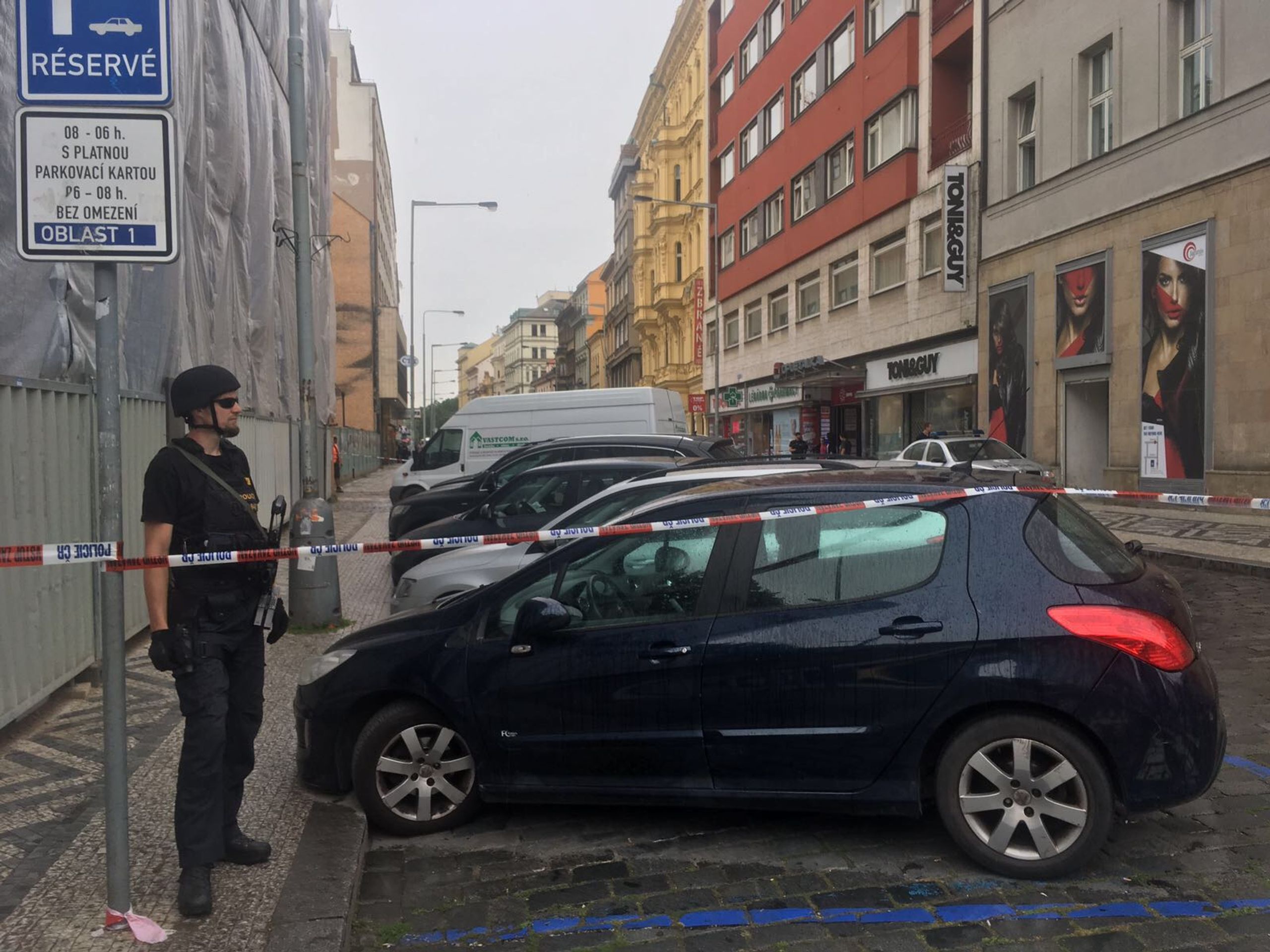 Přepadení v ulici Opletalova v Praze - GALERIE: Přepadení v ulici Opletalova v Praze (4/4)