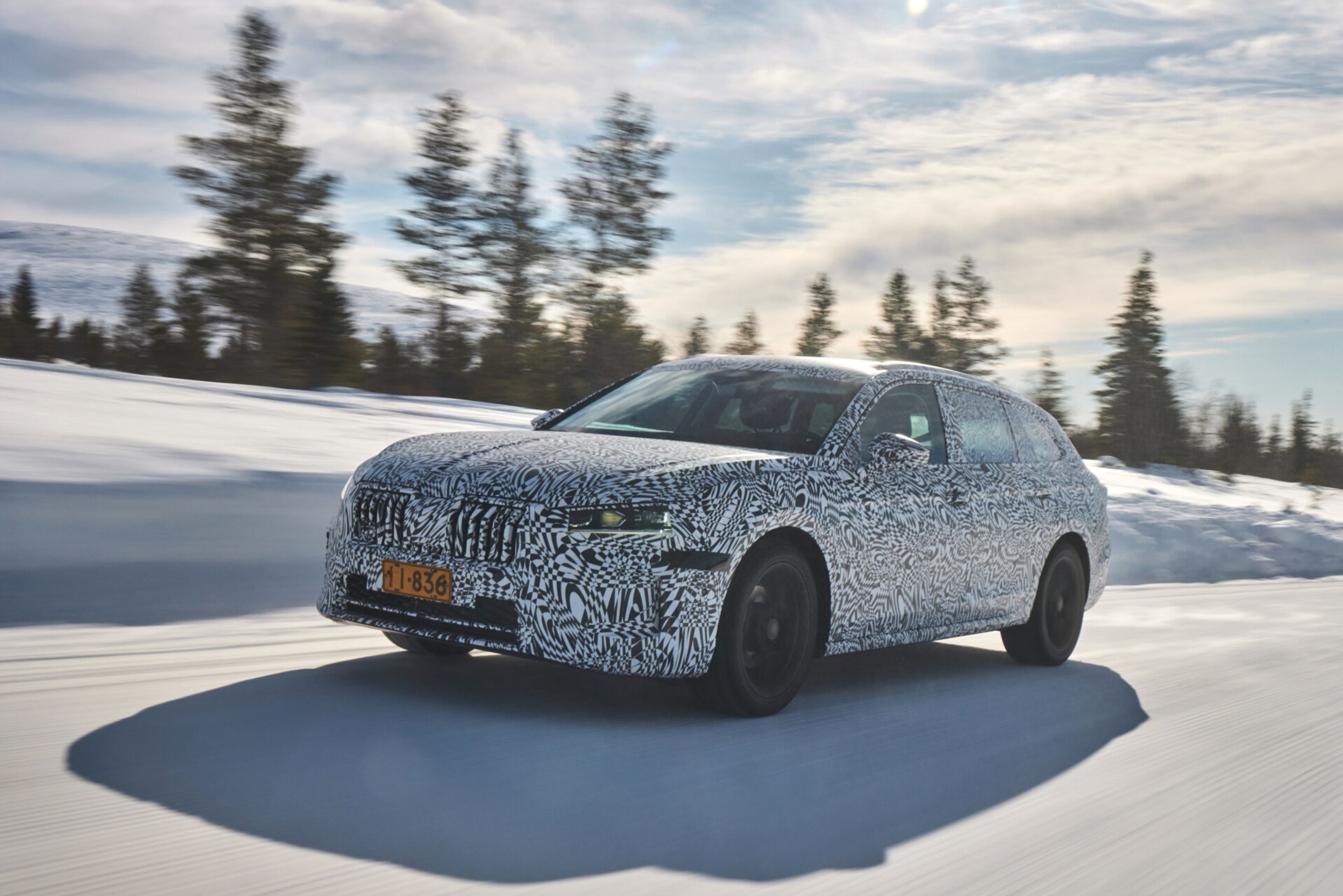 Čtvrtá generace Škody Superb při testování za polárním kruhem - Nové generace modelů Superb a Kodiaq při testování za polárním kruhem (4/5)