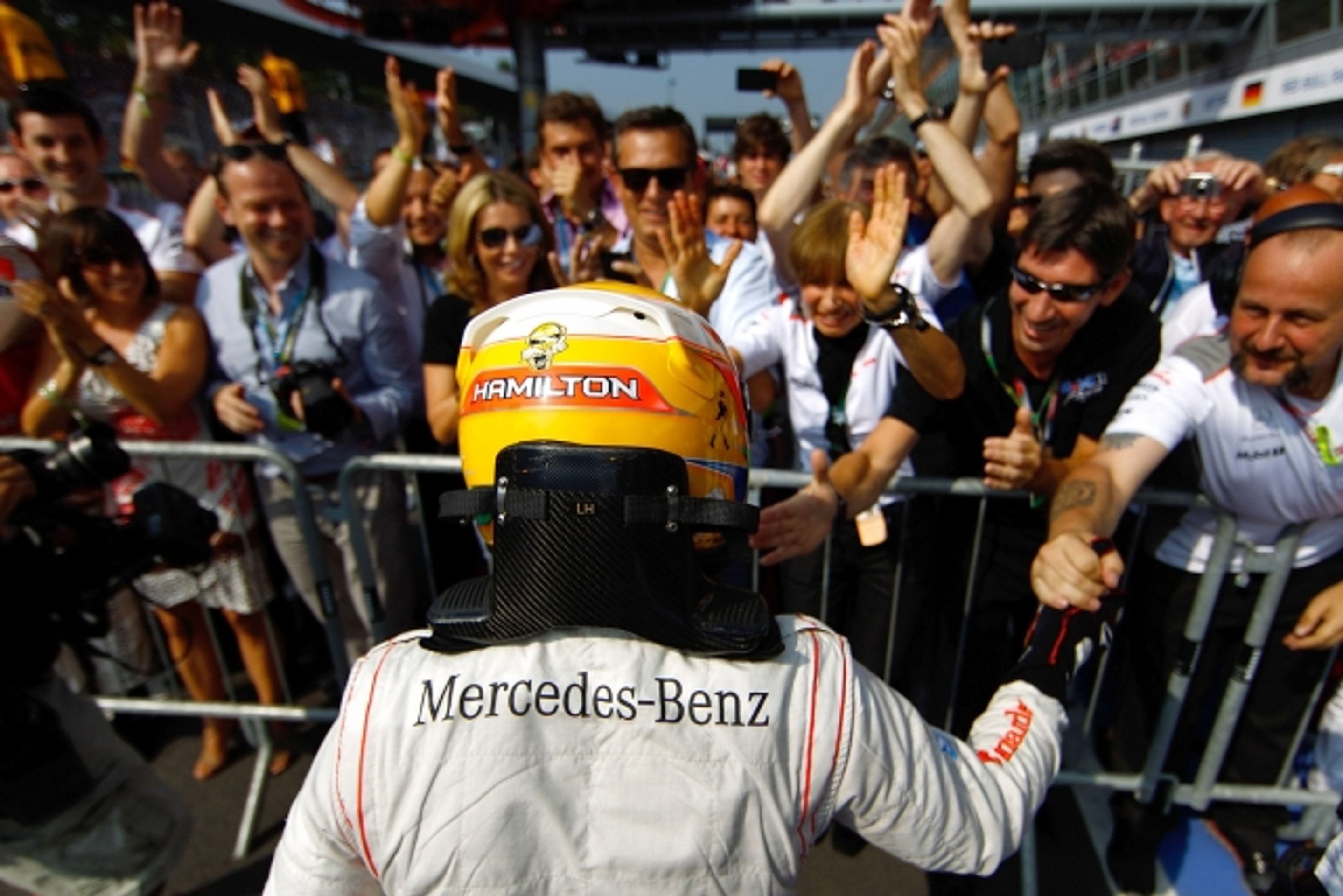 hamilton - GALERIE: Oslavy po GP Itálie F1 (13/13)