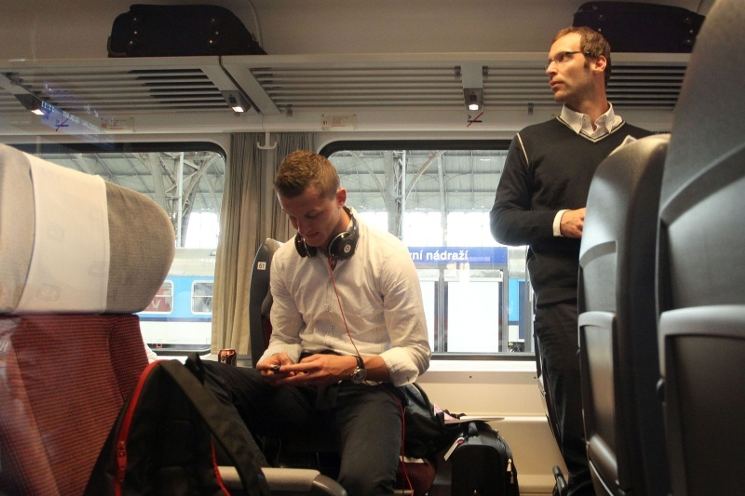 Reprezentace odjela vlakem na EURO - 8 - GALERIE: Reprezentace odjela vlakem na EURO (8/16)