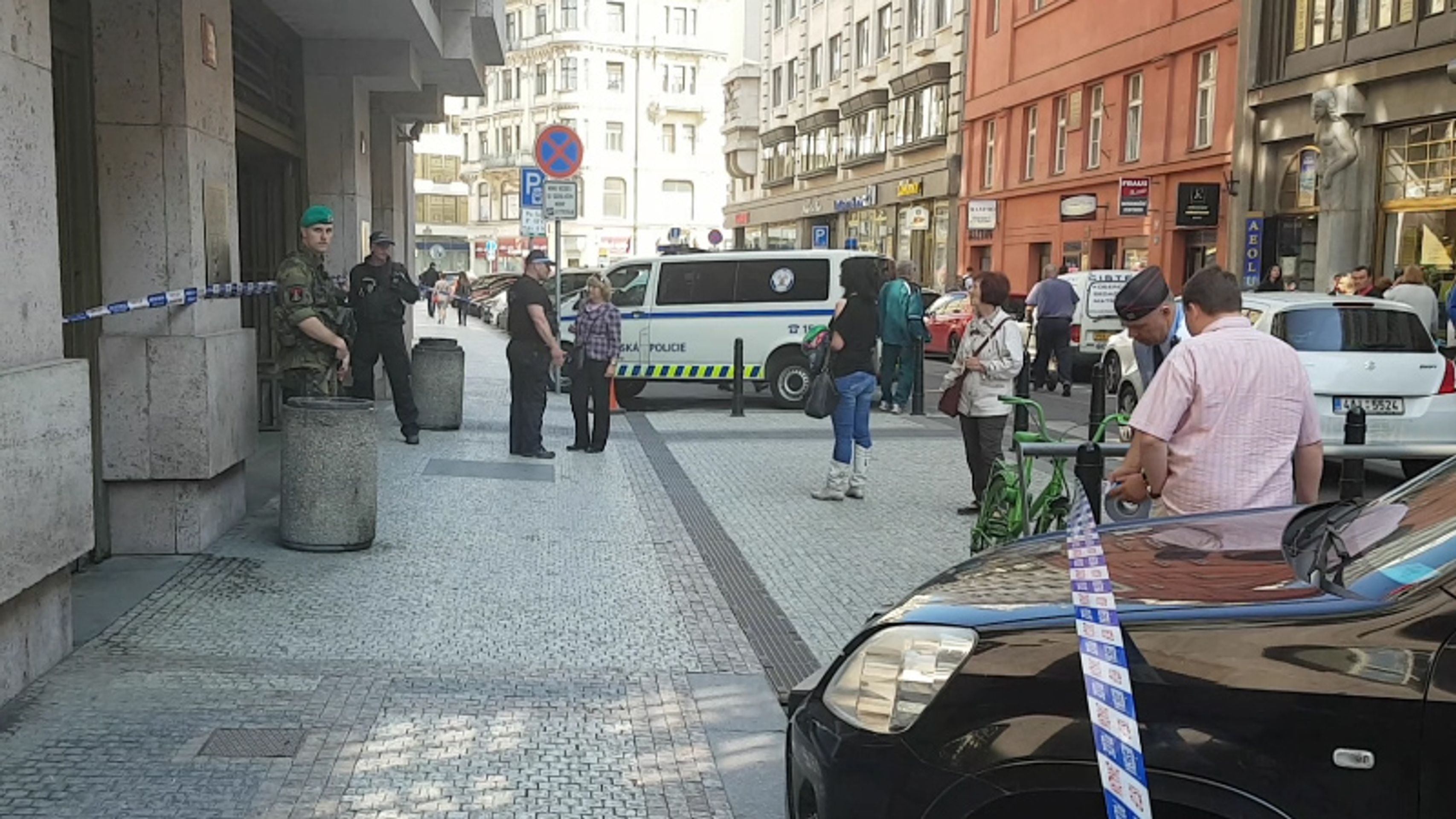 Nahlášená bomba na Pražském Magistrátu - GALERIE: Na Magistrátu hl. města Praha a Hl. nádraží nahlášena bomba (4/5)