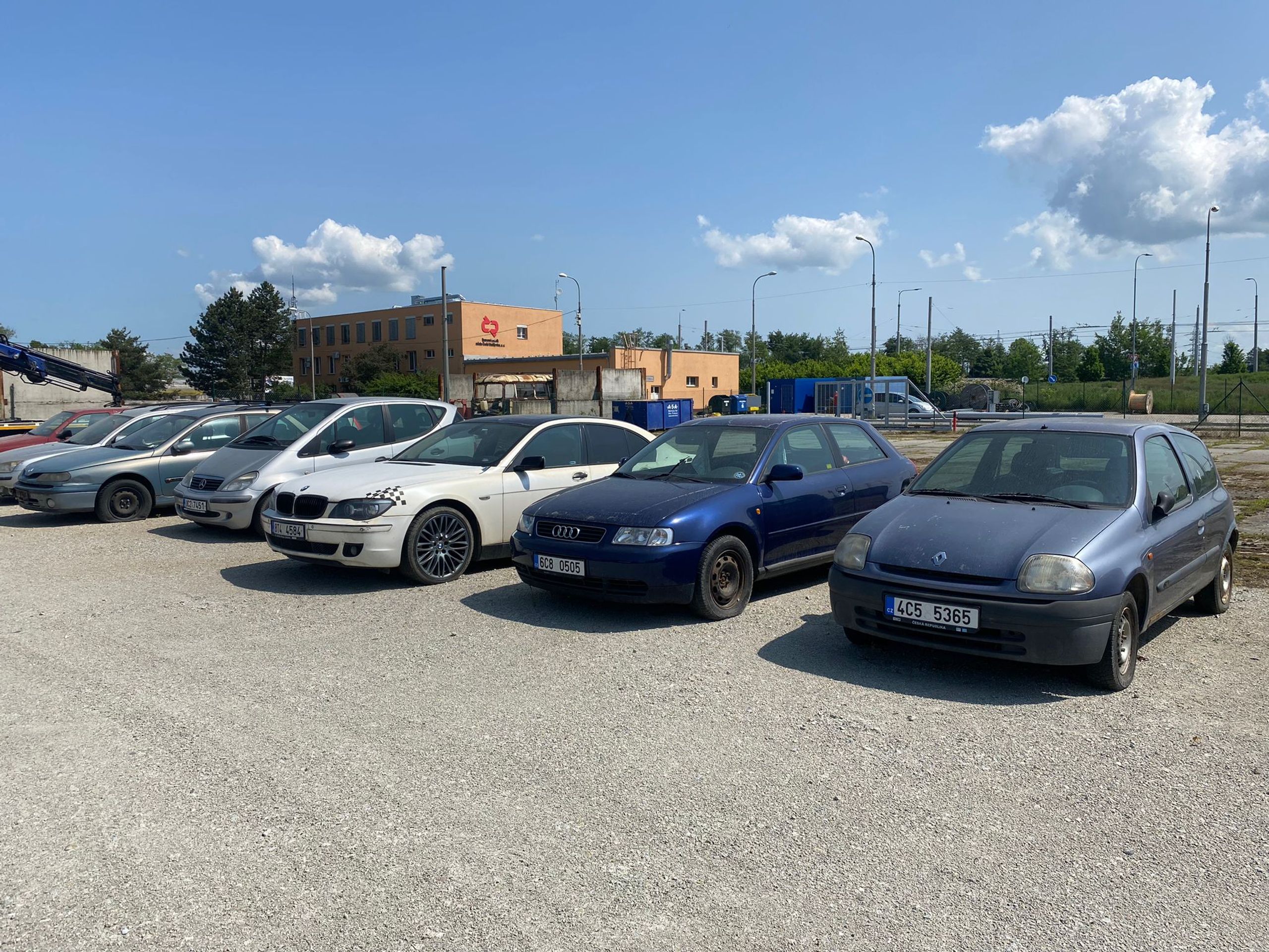 Aukce autovraků v Českých Budějovicích (3) - Aukce autovraků v Českých Budějovicích (2/5)
