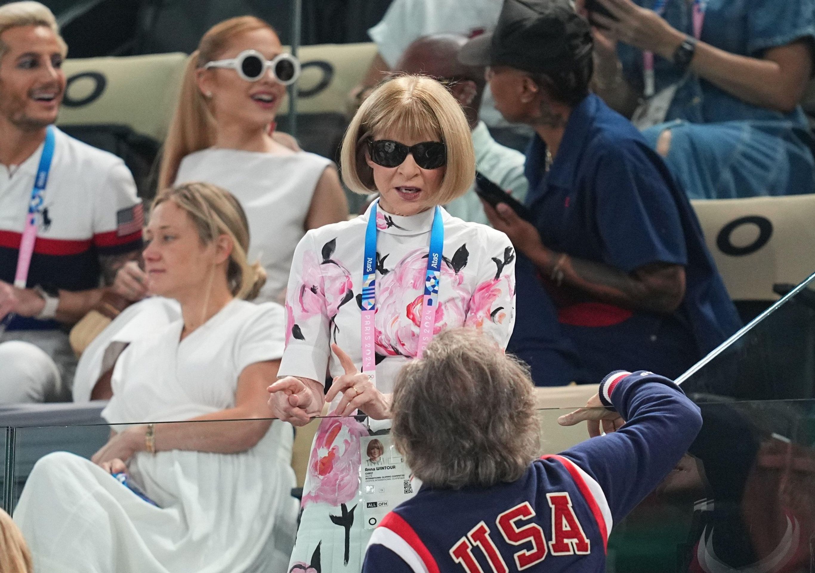 Editorka časopisu Vogue Anna Wintourová (uprostřed) - Celebrity v hledišti na LOH 2024 (4/13)