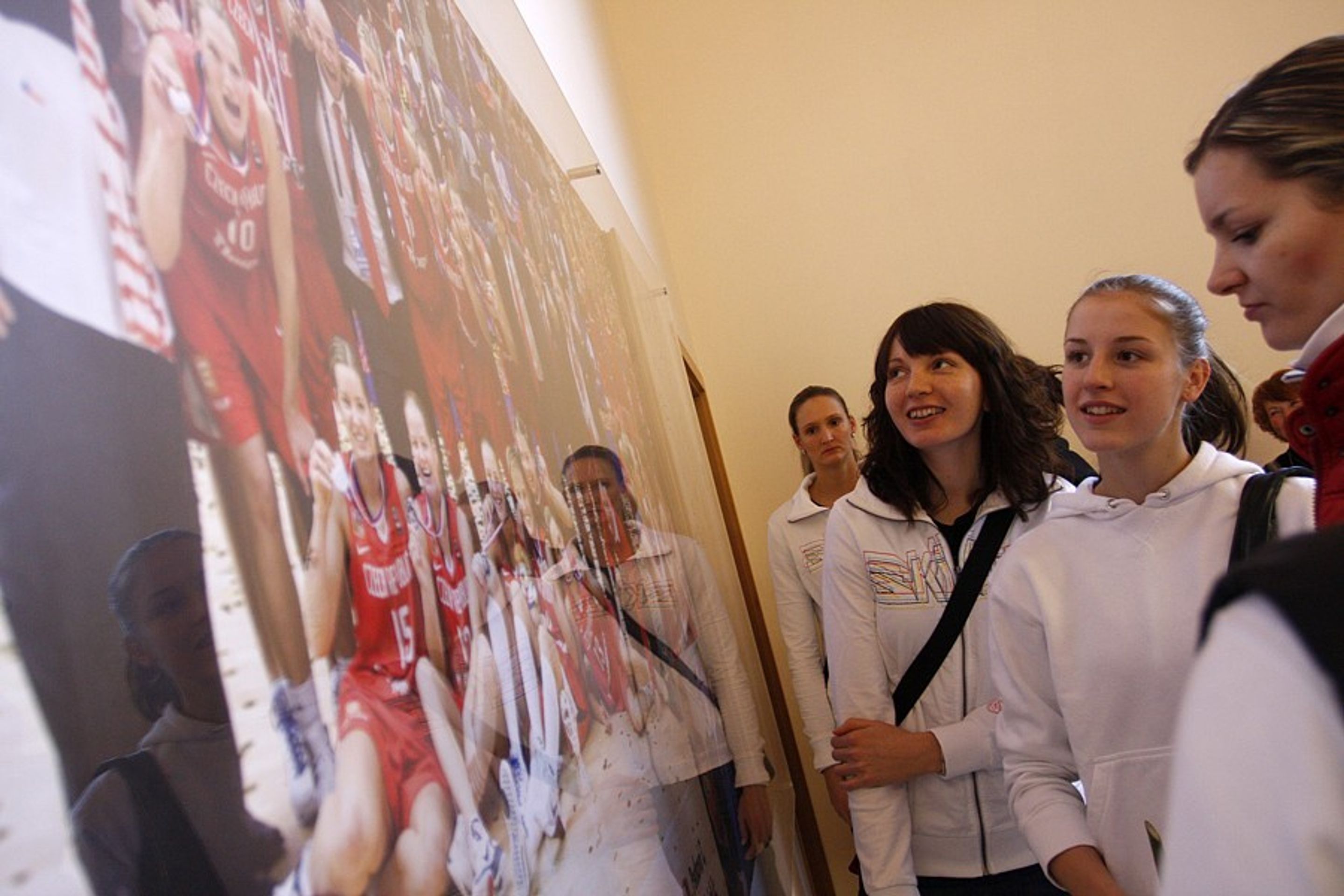 Stříbrné basketbalistky z mistrovství světa se zúčastnily autogramiády a exhibice - 6 - GALERIE: Basketbalistky (6/11)