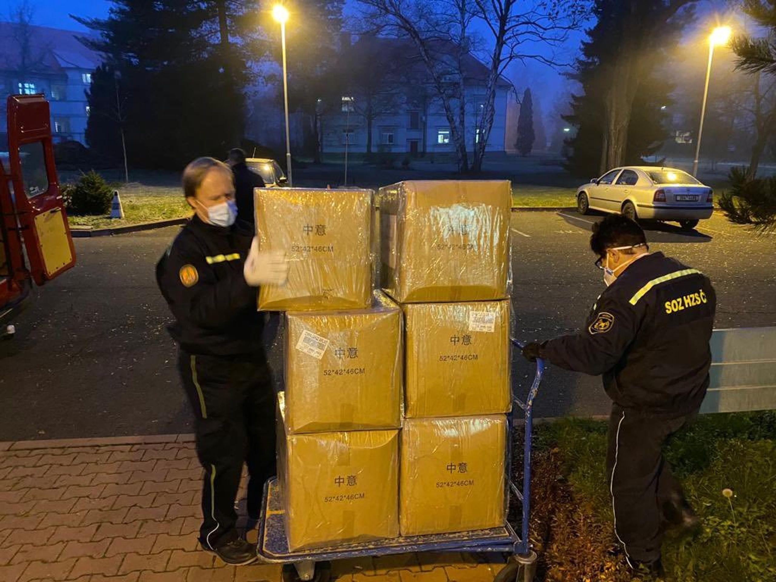 Humanitární pomoc pro Arménii na letišti v Kbelích - 1 - GALERIE: Humanitární pomoc pro Arménii na letišti v Kbelích (1/4)