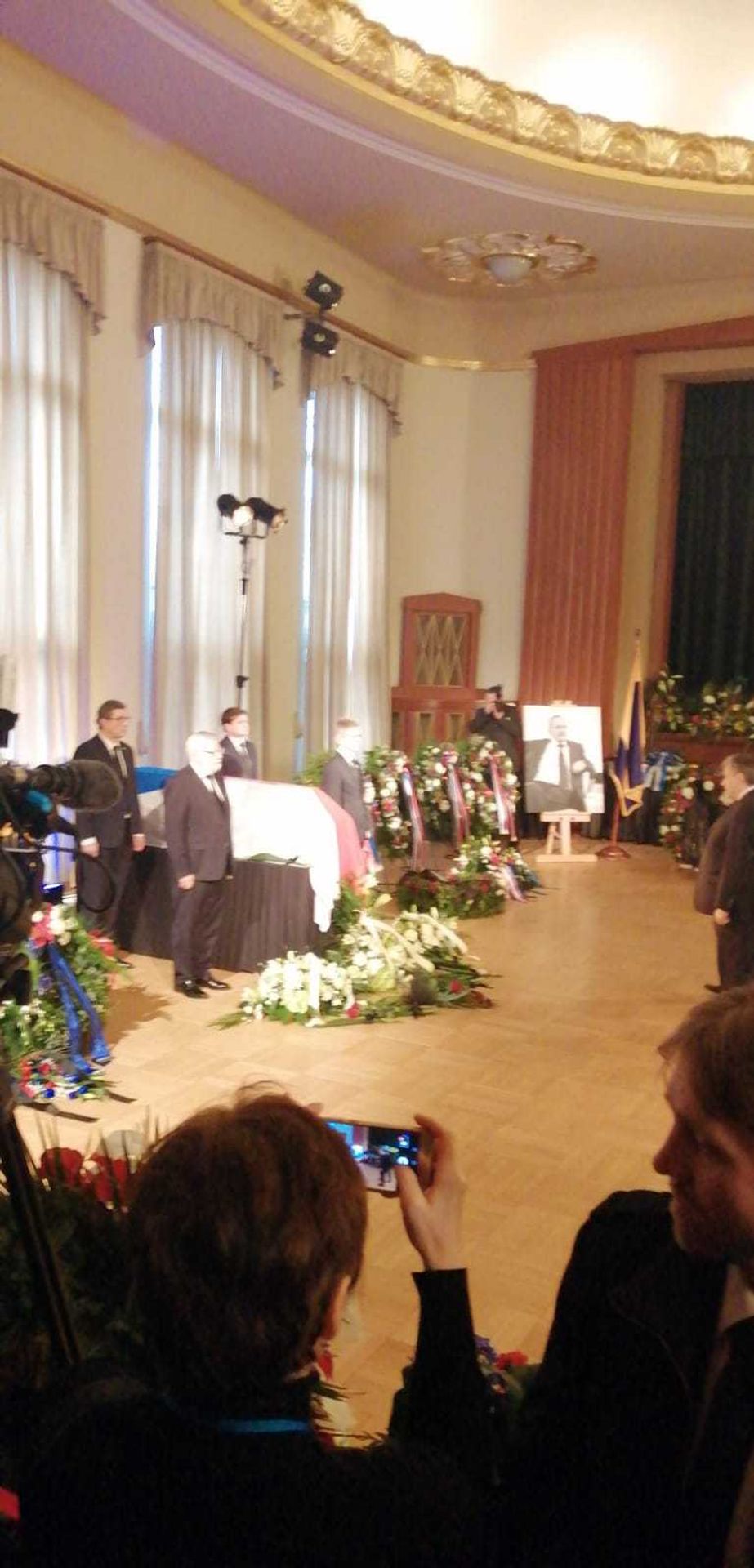Rozloučení se zesnulým Kuberou - 6 - GALERIE: Rozloučení s Jaroslavem Kuberou (11/12)