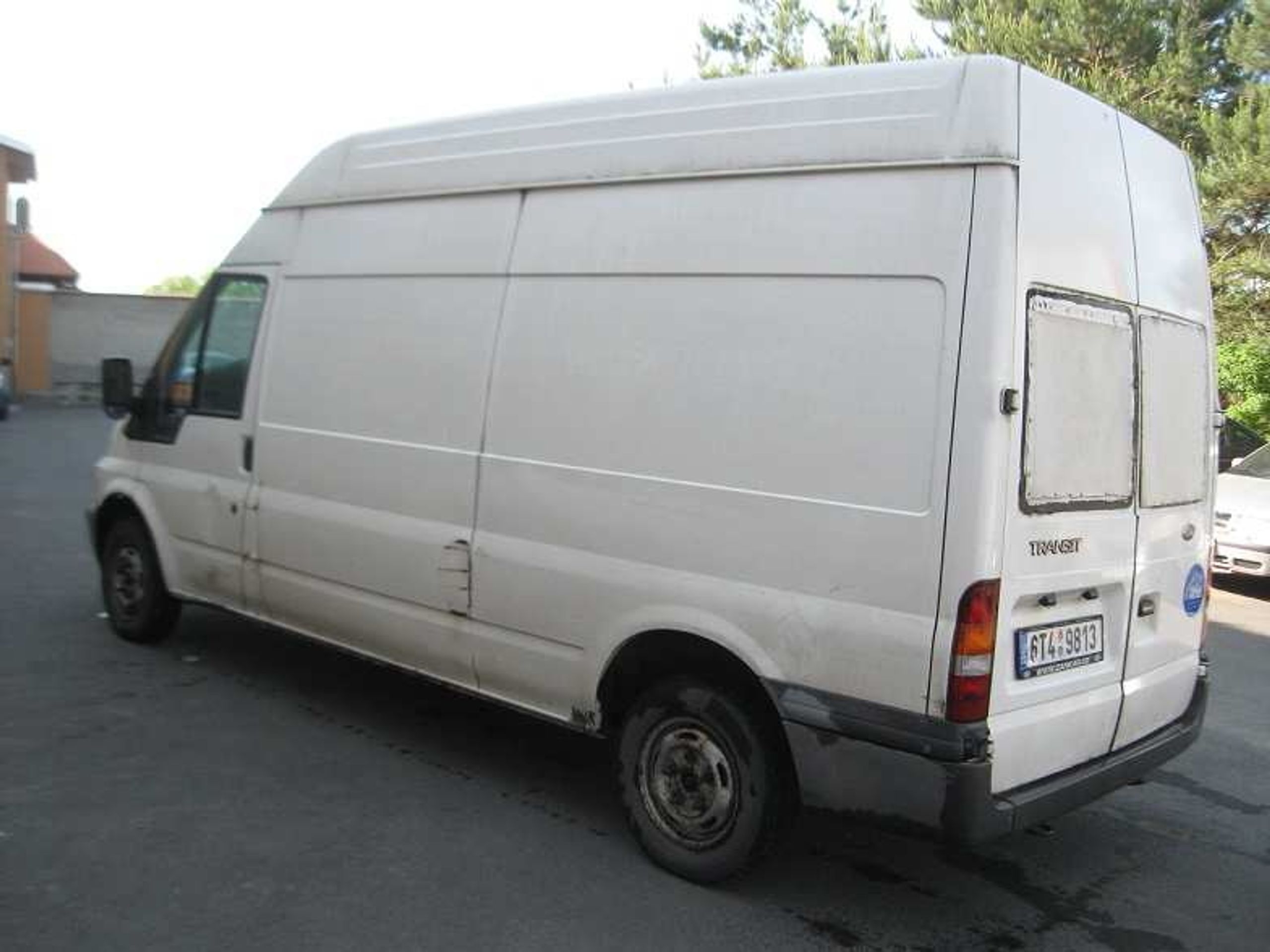 Dražba aut 19.6. 2015 - Ford Transit, 20 000 Kč - GALERIE: Dražba aut 19.6. 2015 (3/23)