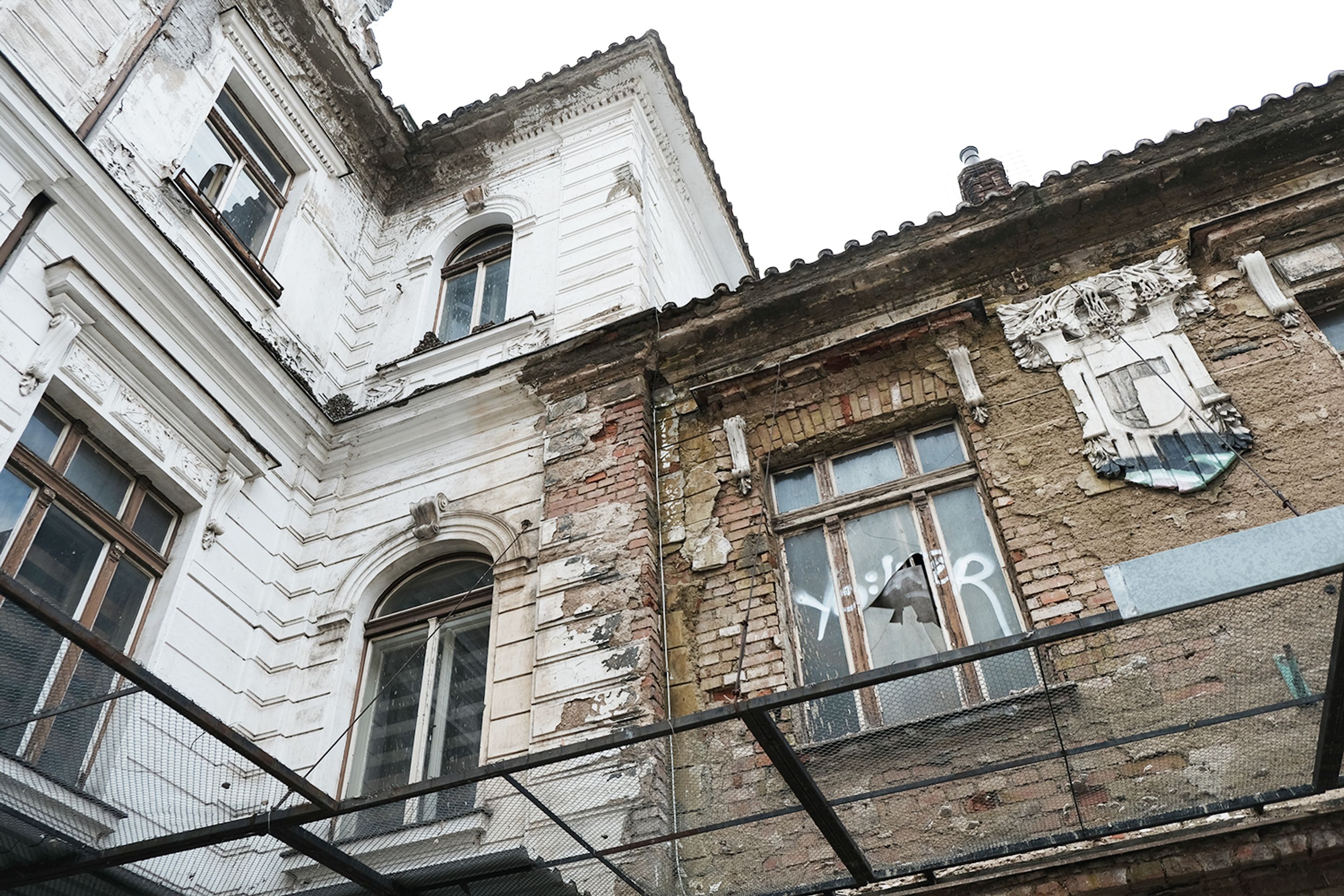 Nádraží Vyšehrad v Praze chátrá - 3 - GALERIE: Nádraží Vyšehrad v Praze chátrá (18/19)