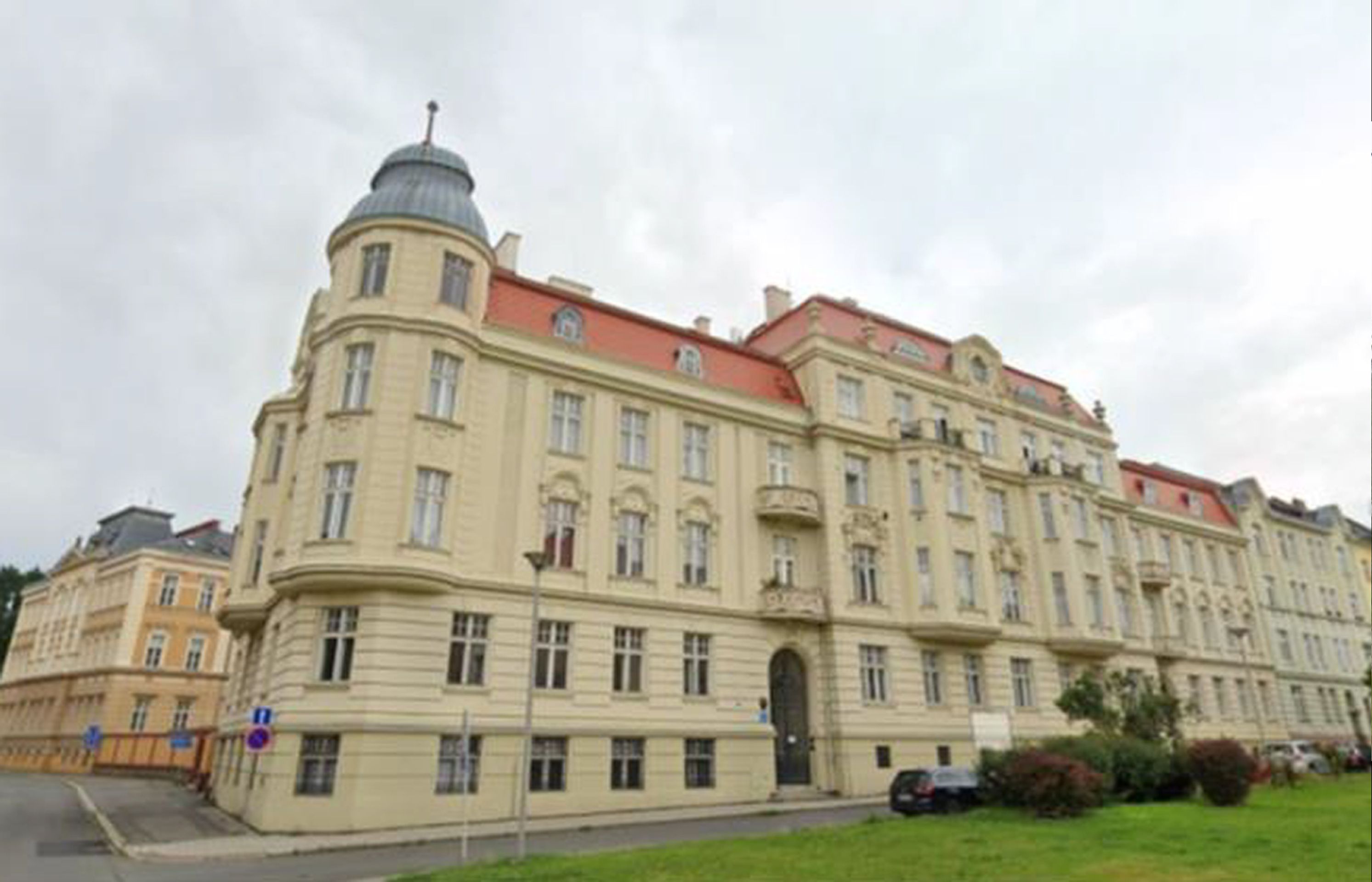 Opava Budova Národního památkového ústavu na Bezručově náměstí - Nemovitosti, kterých se chce stát zbavit (10/12)