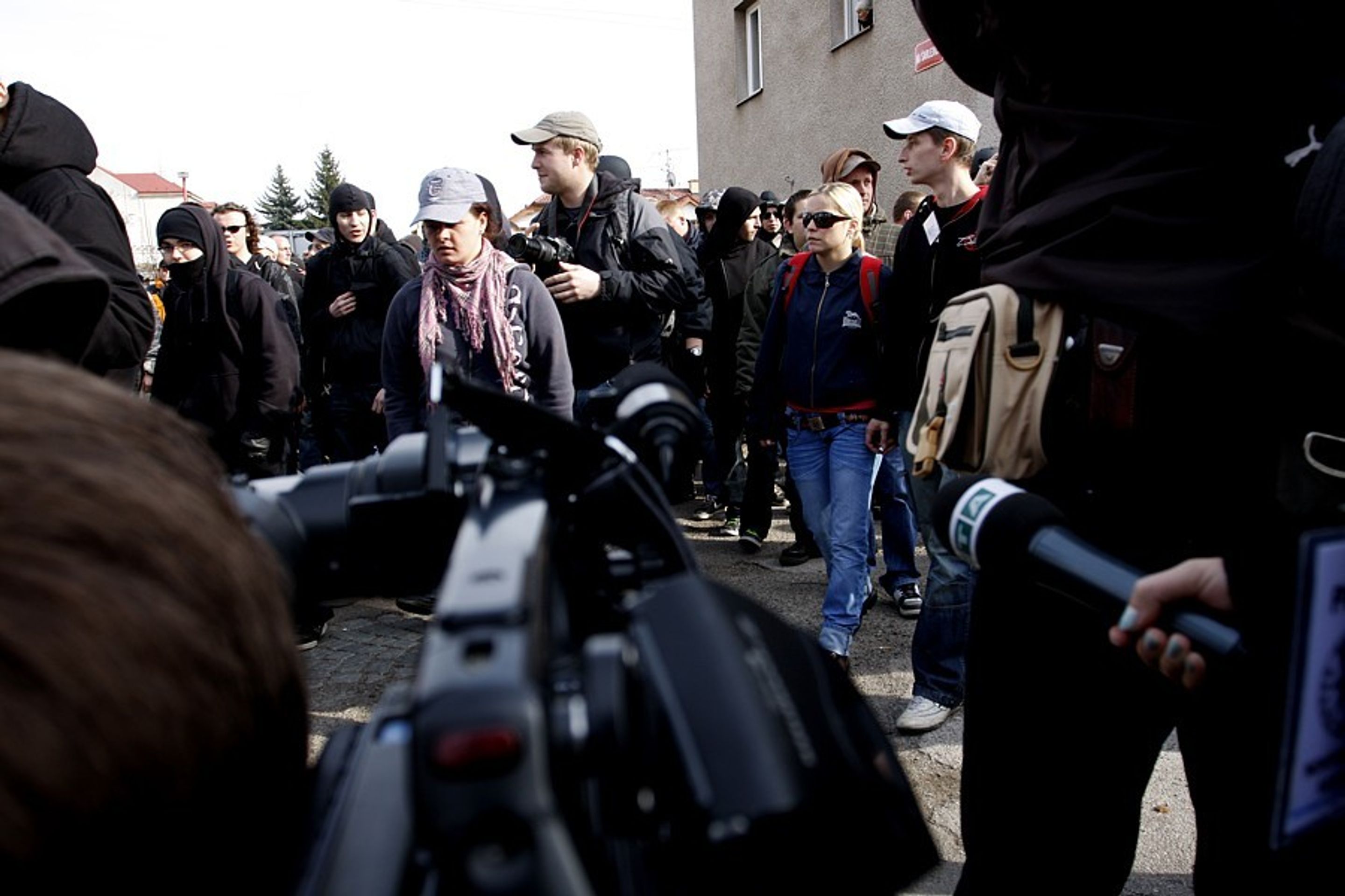 Radikálové v Novém Bydžově - 9 - Galerie: Neonacisté v Novém Bydžově (10/17)