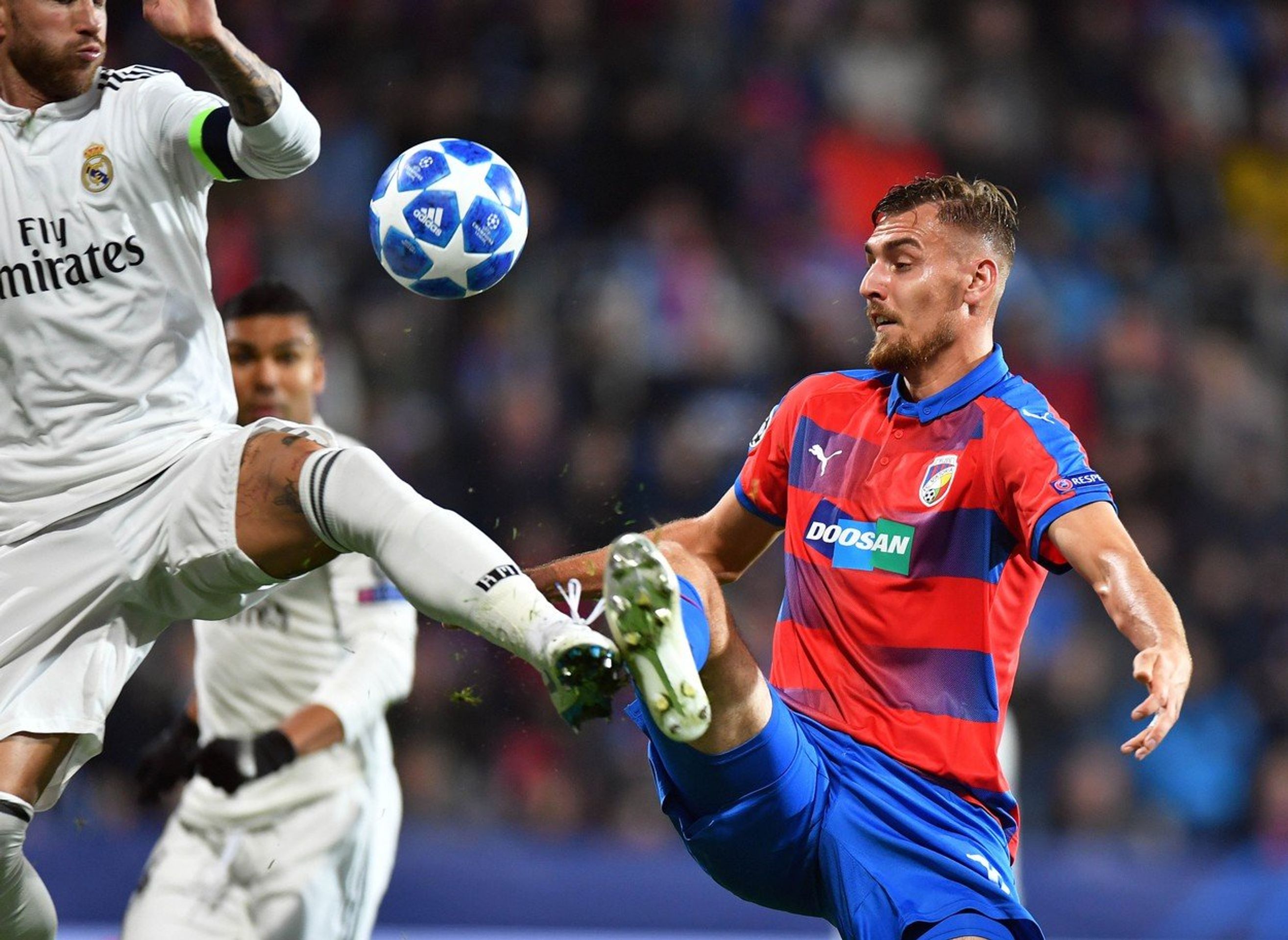 Sergio Ramos - GALERIE: Sergio Ramos sestřelil Milana Havla a prošlo mu to (2/4)