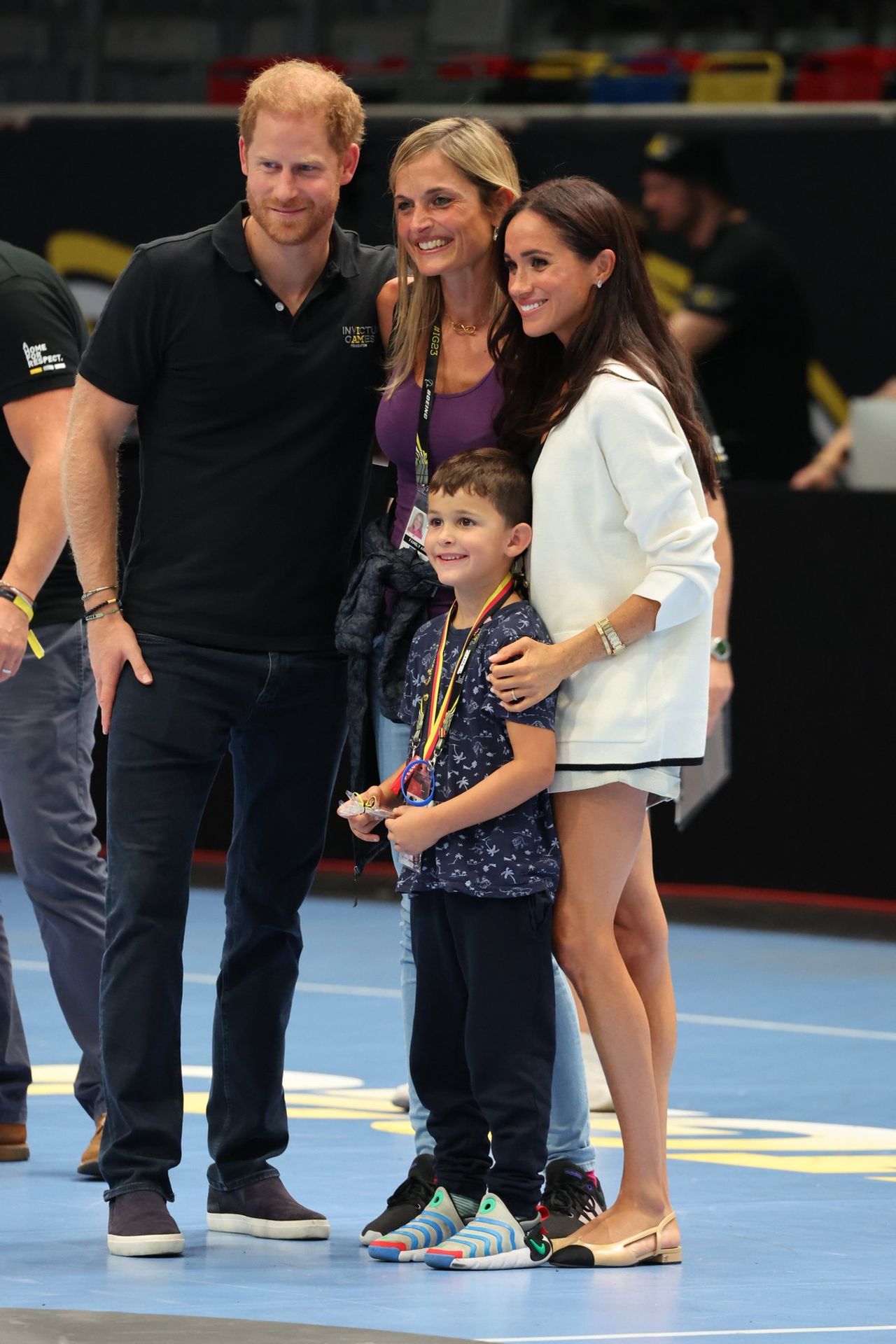 Princ Harry a vévodkyně Meghan na basketbalovém utkání, 13. 9. 2023 Německo, Düsseldorf - Princ Harry a Meghan Markle (4/18)