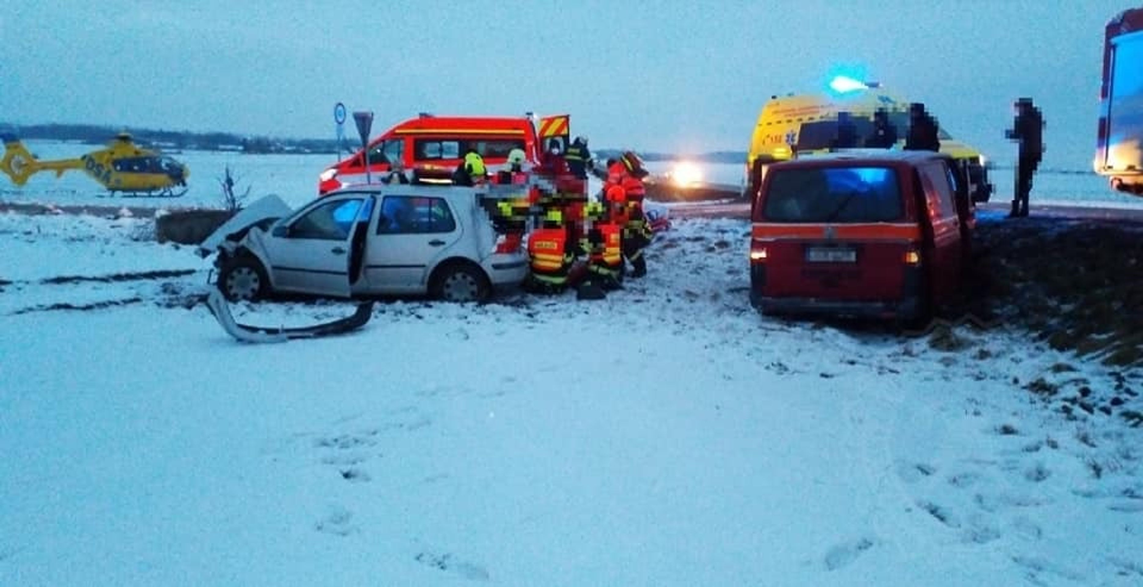 Vážná dopravní nehoda na Chrudimsku - 3 - GALERIE: Vážná nehoda na Chrudimsku (1/3)