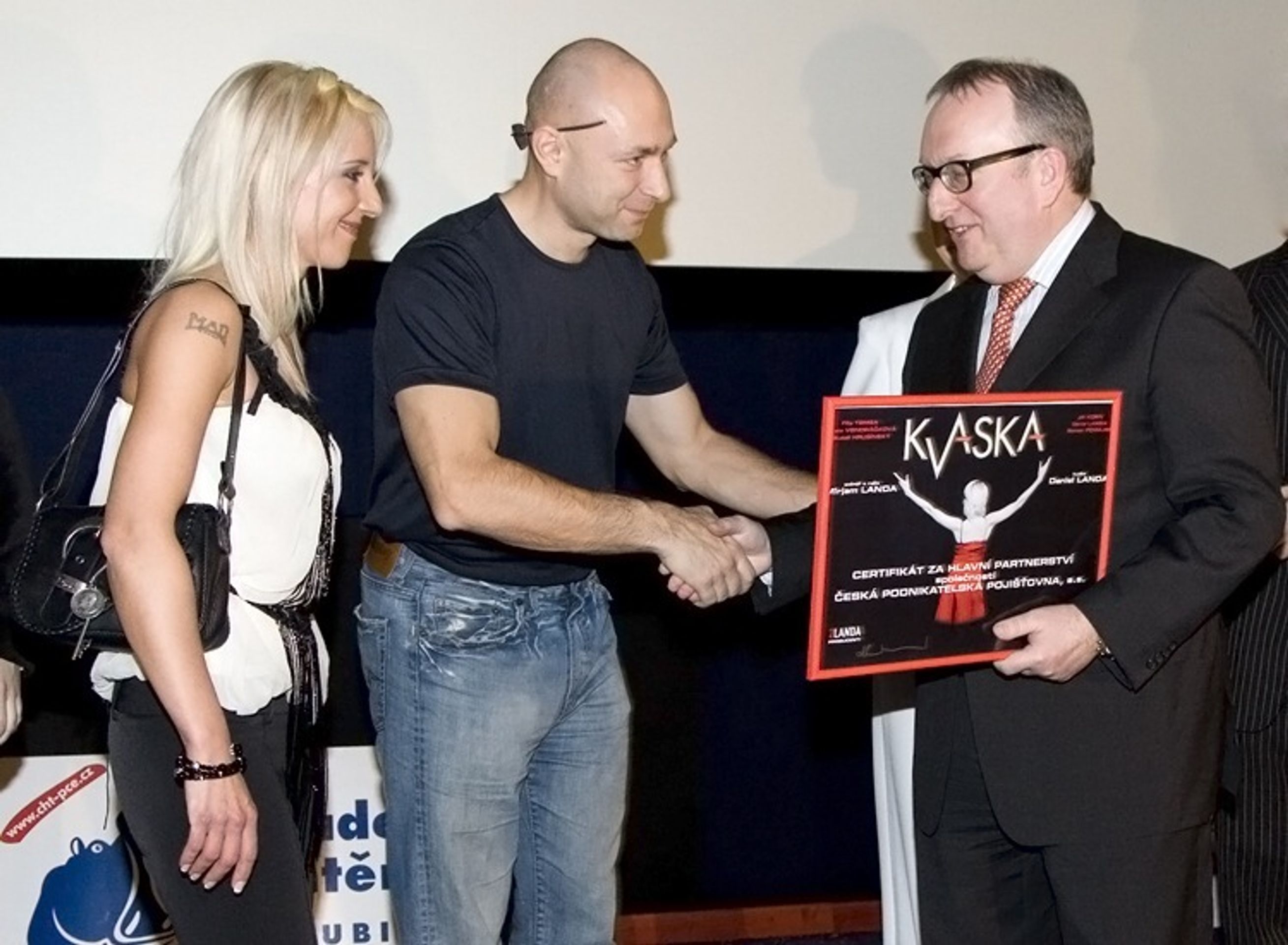 Premiéra filmu Kvaska. - Landa si na rudém koberci zahrál na překladatele - video! (4/7)