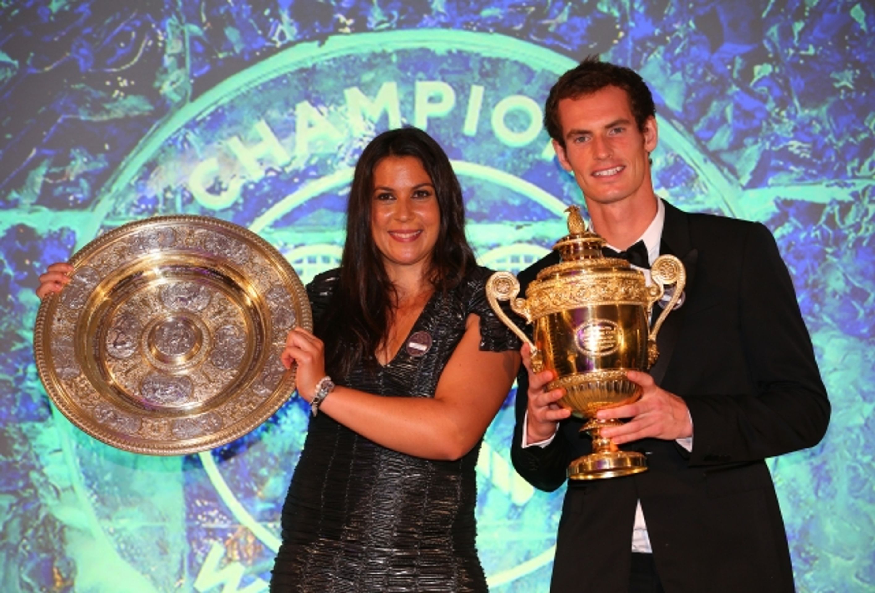 Marion Bartoliová a Andy Murray - GALERIE: Večeře šampionů na Wimbledonu (18/18)