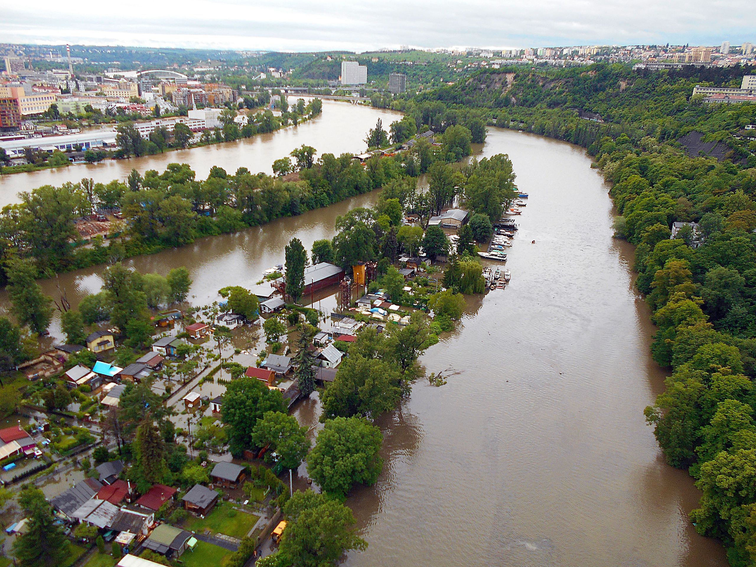 Povodně v Praze - 5 - GALERIE: Podívejte se, jak voda pustoší Prahu (6/17)