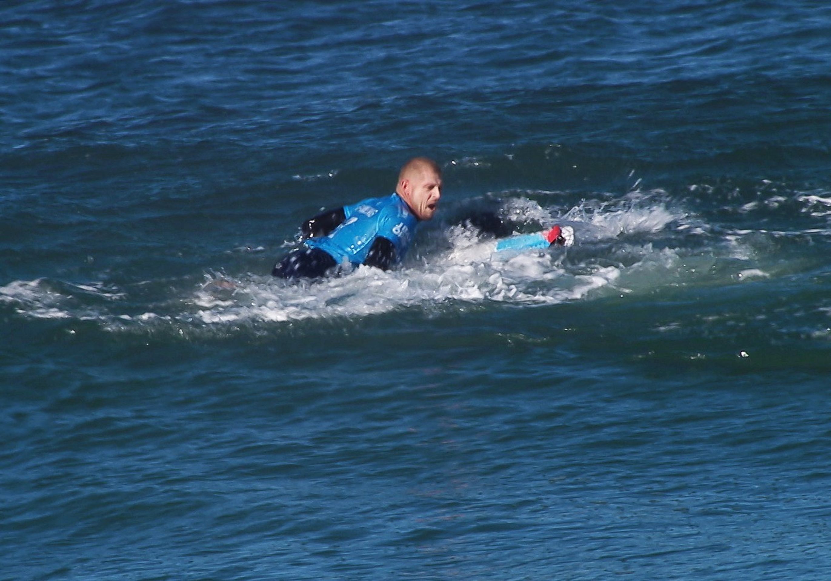 Mick Fanning a boj se žralokem - 5 - GALERIE: Mick Fanning a boj se žralokem (5/6)