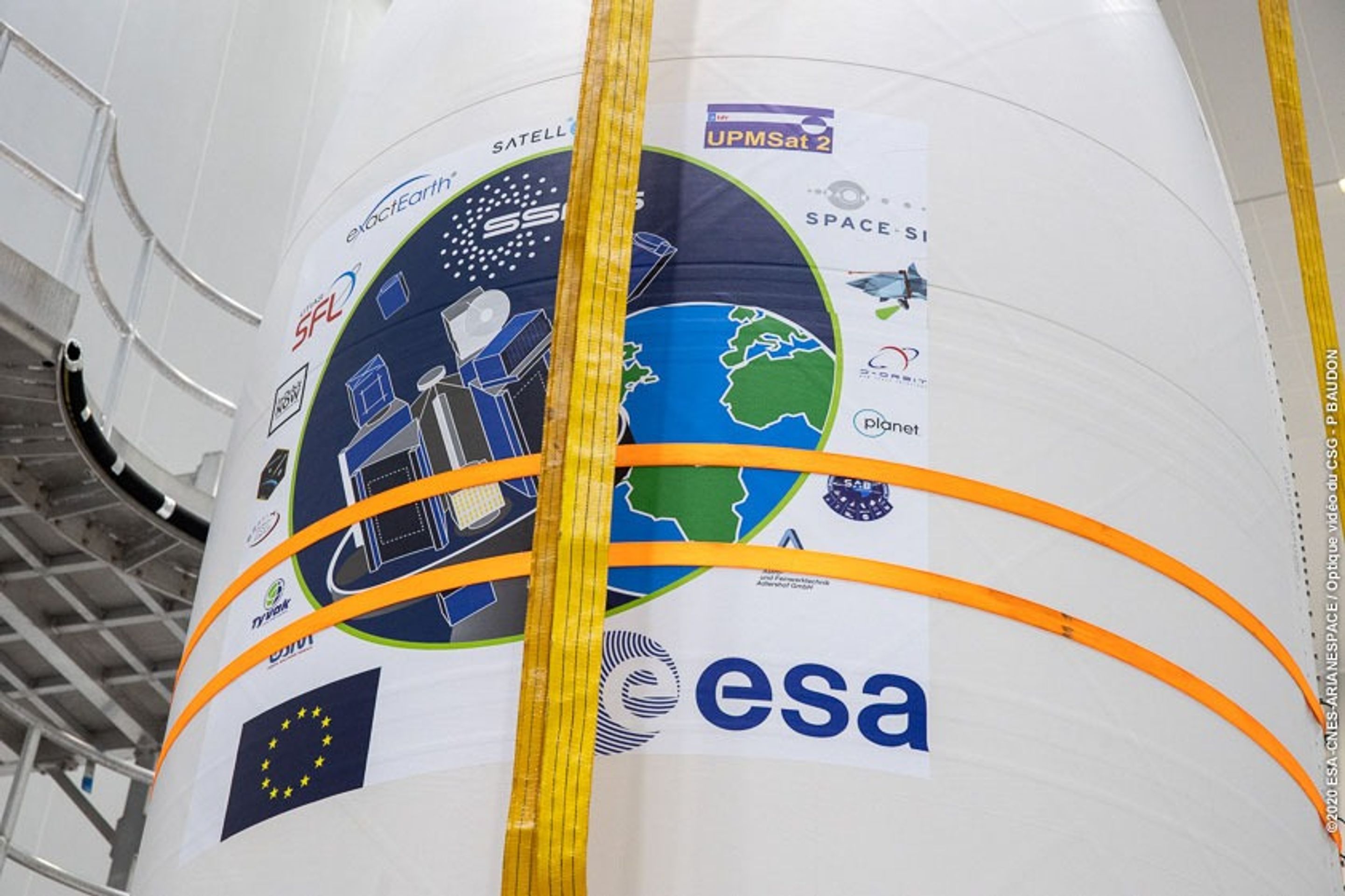 Češi vyvinuli nosič pro raketu VEGA - 7 - Galerie: Česká vlajka bude poprvé na plášti evropské rakety (3/9)