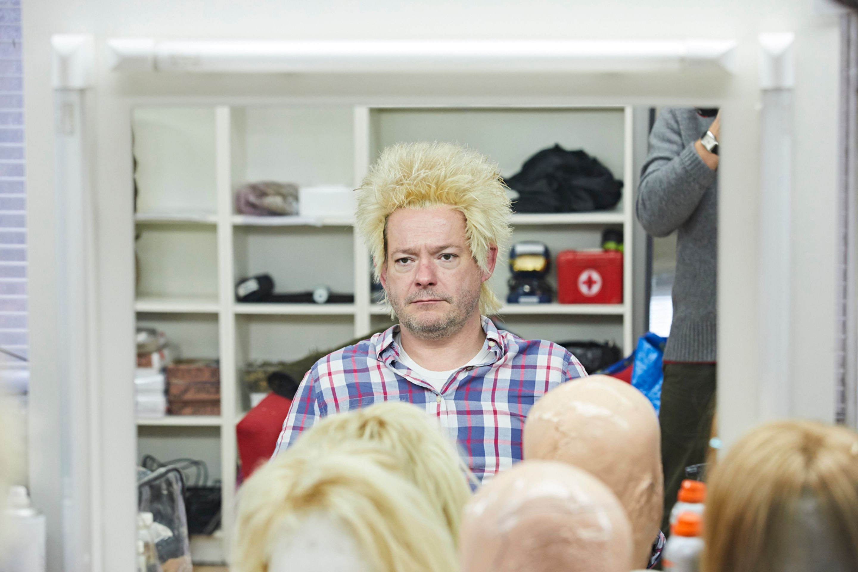 TVOJE TVÁŘ MÁ ZNÁMÝ HLAS: maskérna - 1 - GALERIE: TVOJE TVÁŘ MÁ ZNÁMÝ HLAS: v maskérně (1/15)