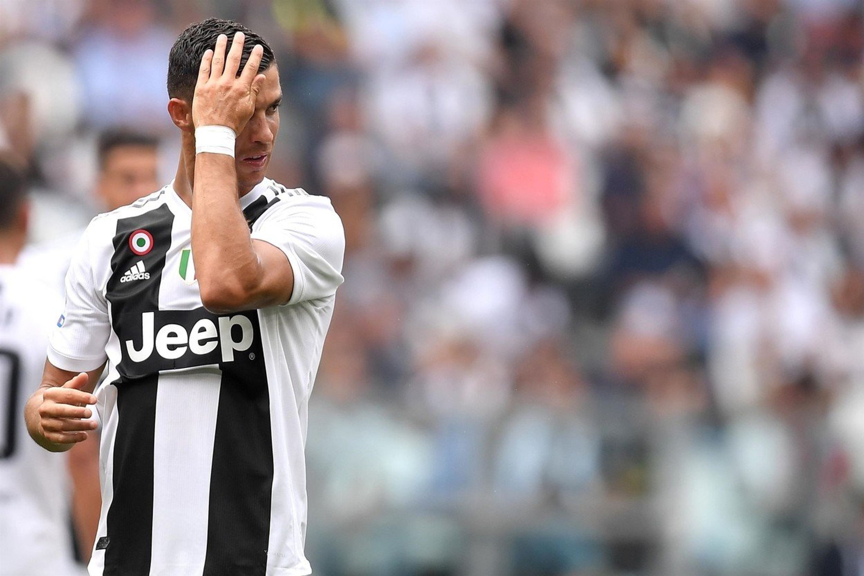 Cristiano Ronaldo - GALERIE: Cristiano Ronaldo se poprvé trefil v dresu Juventusu (1/4)