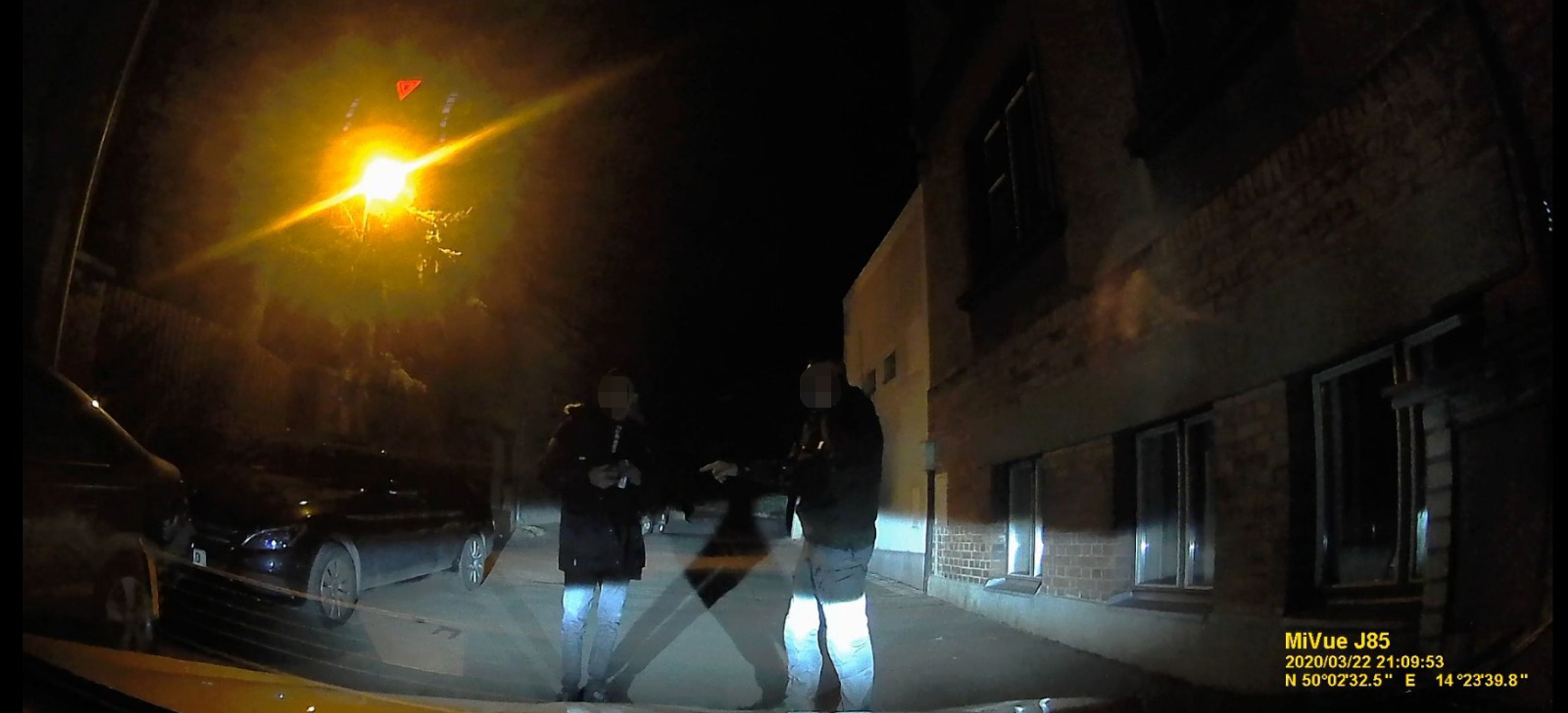 Patnáctiletou dívku policisté vypátrali i s její tříměsíční dcerou - 7 - GALERIE: Patnáctiletou dívku policisté vypátrali i s její tříměsíční dcerou (7/7)