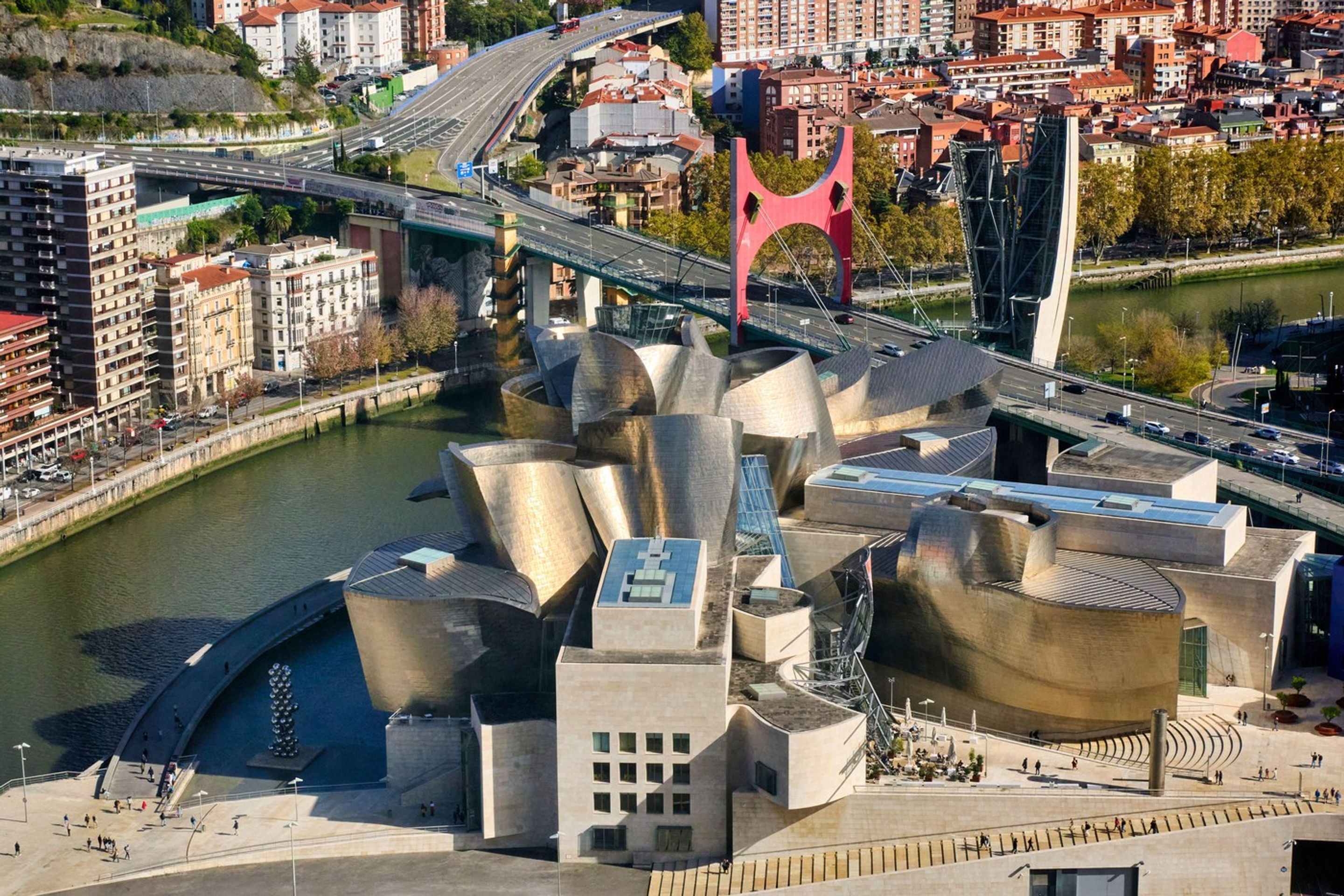 Muzeum v Bilbau - Stavby Franka Gehryho (2/4)