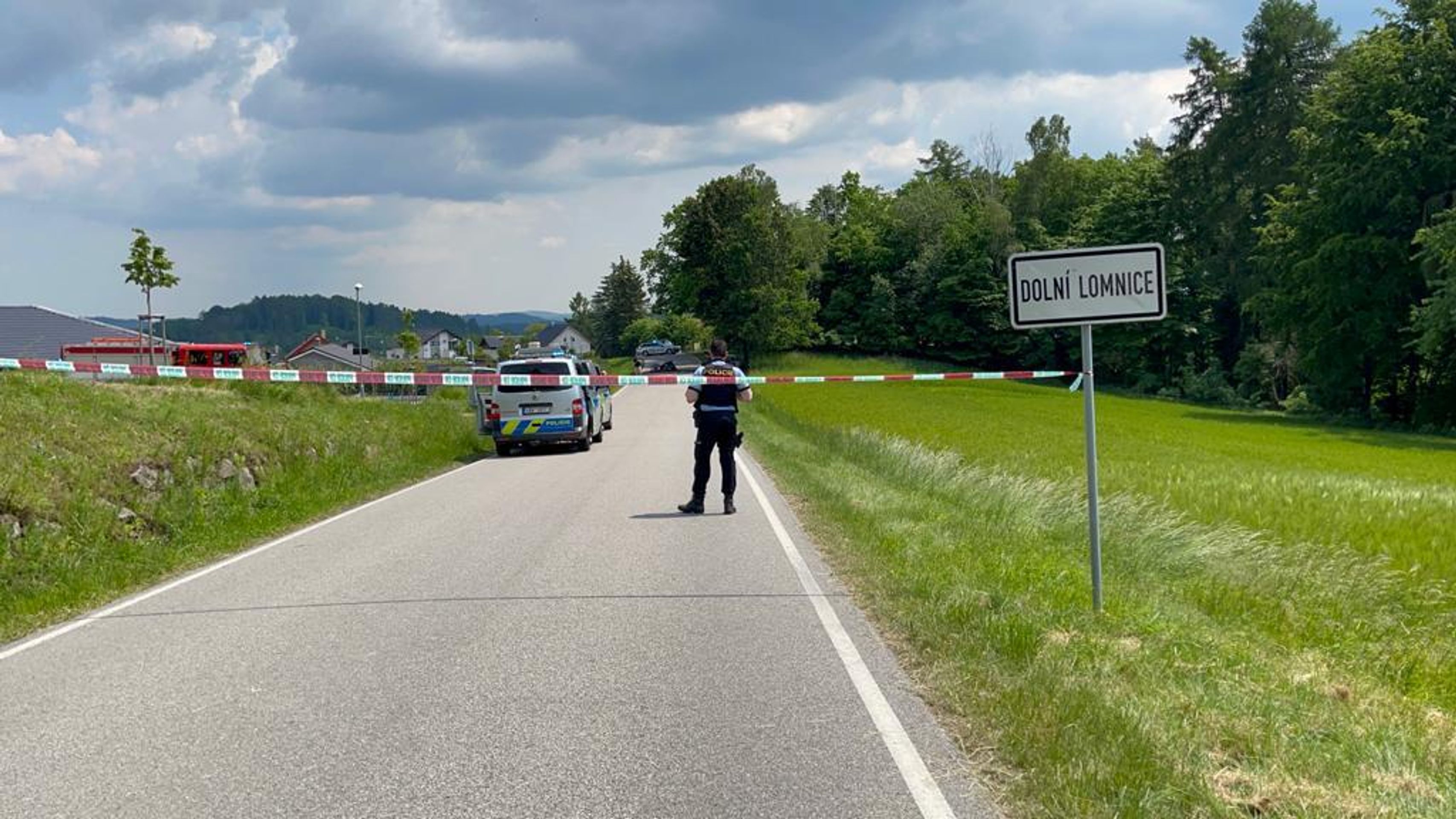 Smrtelná nehoda auta a motorky u Velkých Popovic - 4 - GALERIE: Smrtelná nehoda auta a motorky nedaleko Velkých Popovic (1/4)