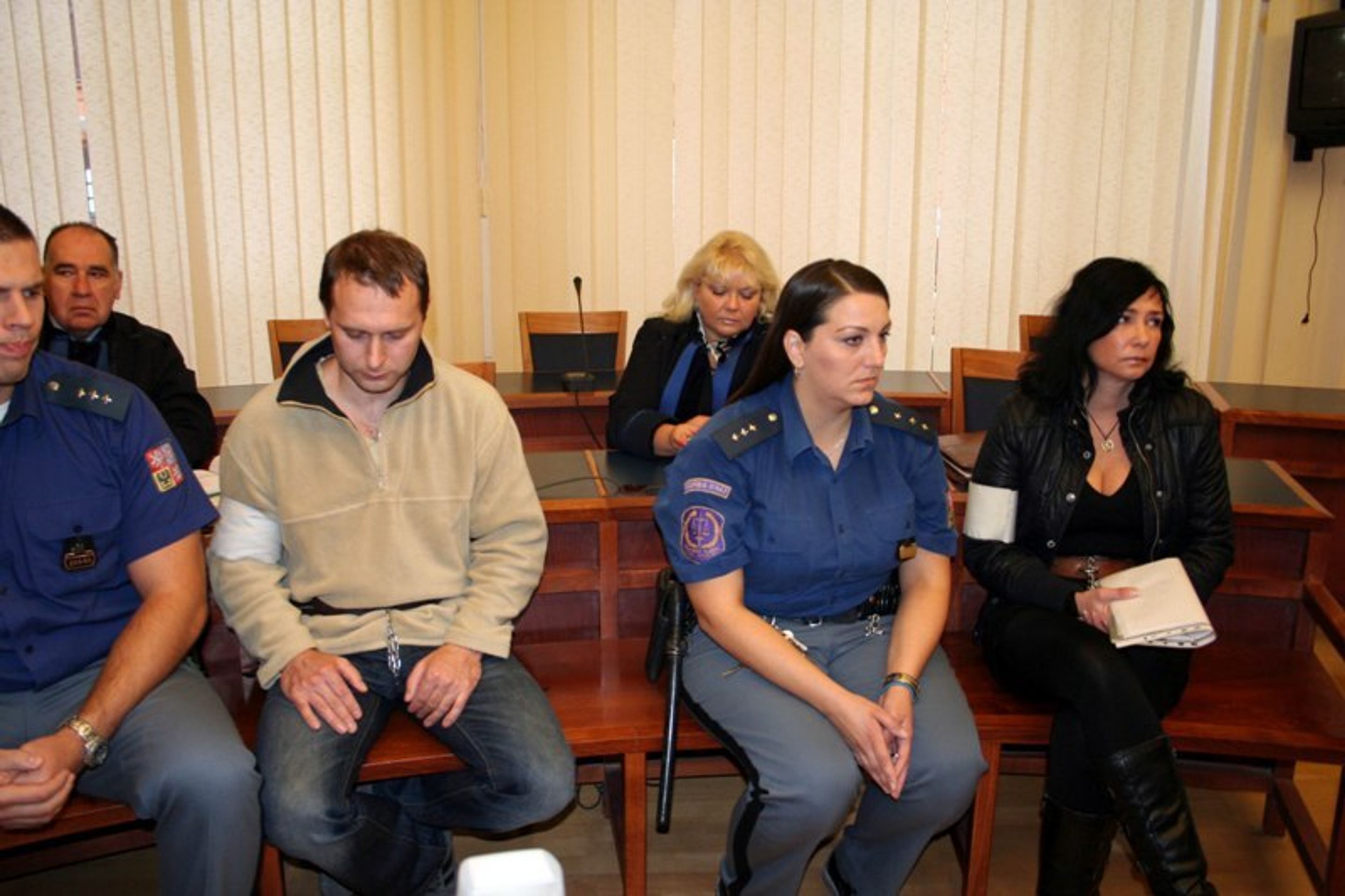 Onderkovi u soudu - údajní vrazi Vytopila - 6 - Soud s vrahy místostarosty Židenic Aleše Vytopila - Onderkovými (8/14)