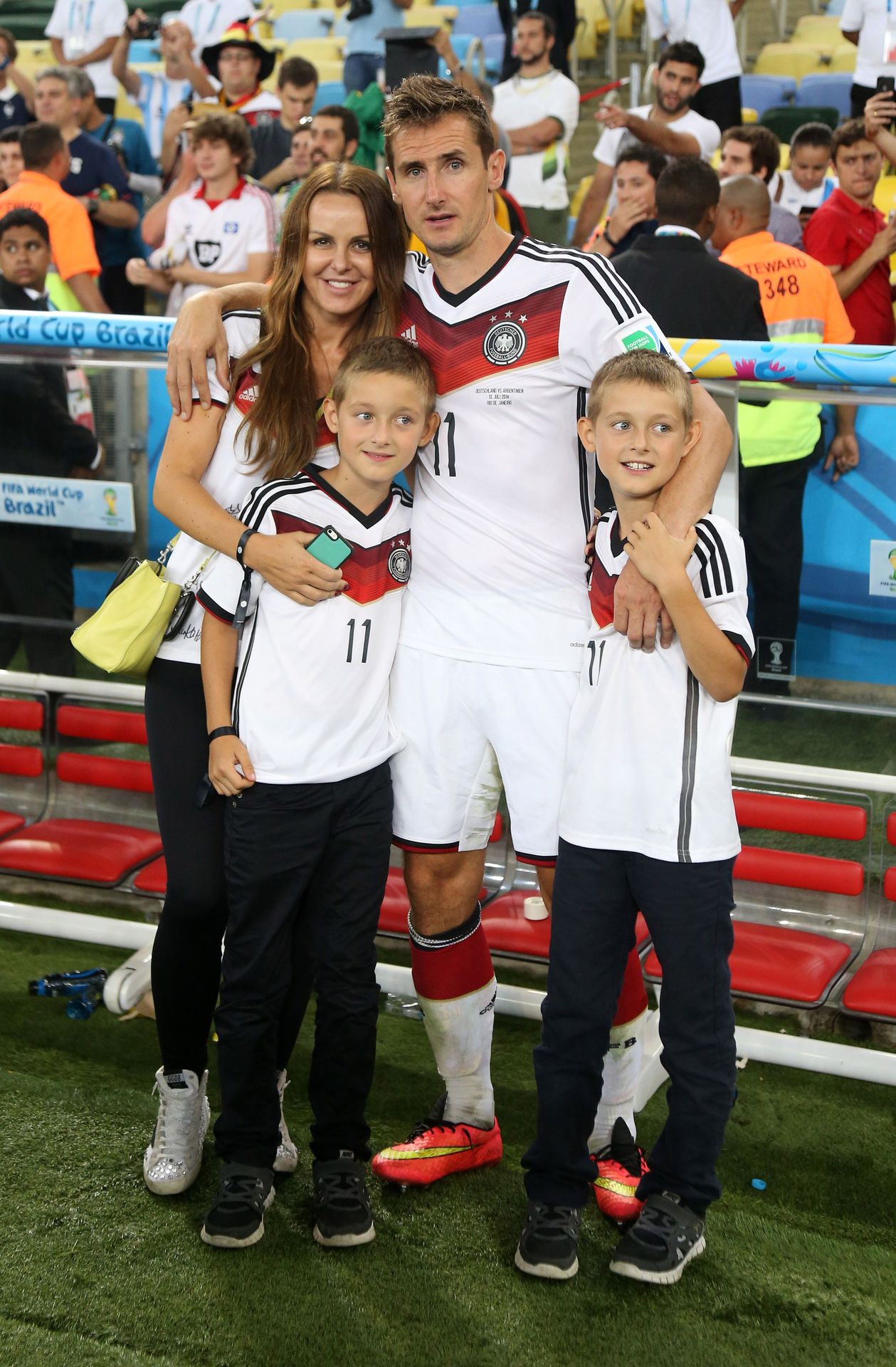 Partnerky německých fotbalistů - Miroslav Klose s manželkou Sylwia Klose, Luan Klose a Noah Klose - GALERIE: Krásky německých fotbalistů (16/17)
