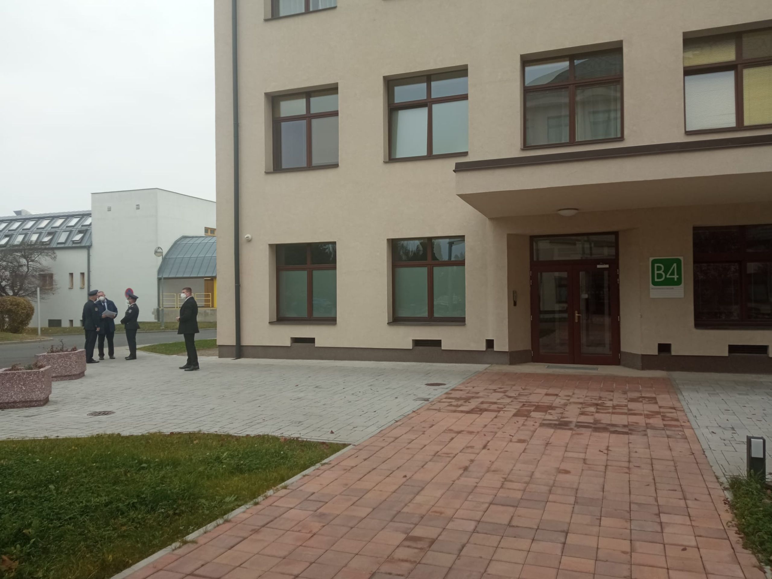 Návštěva slovenské prezidentky Čaputové v nemocnici (2) - Návštěva slovenské prezidentky Čaputové u Zemana v nemocnici (14/14)