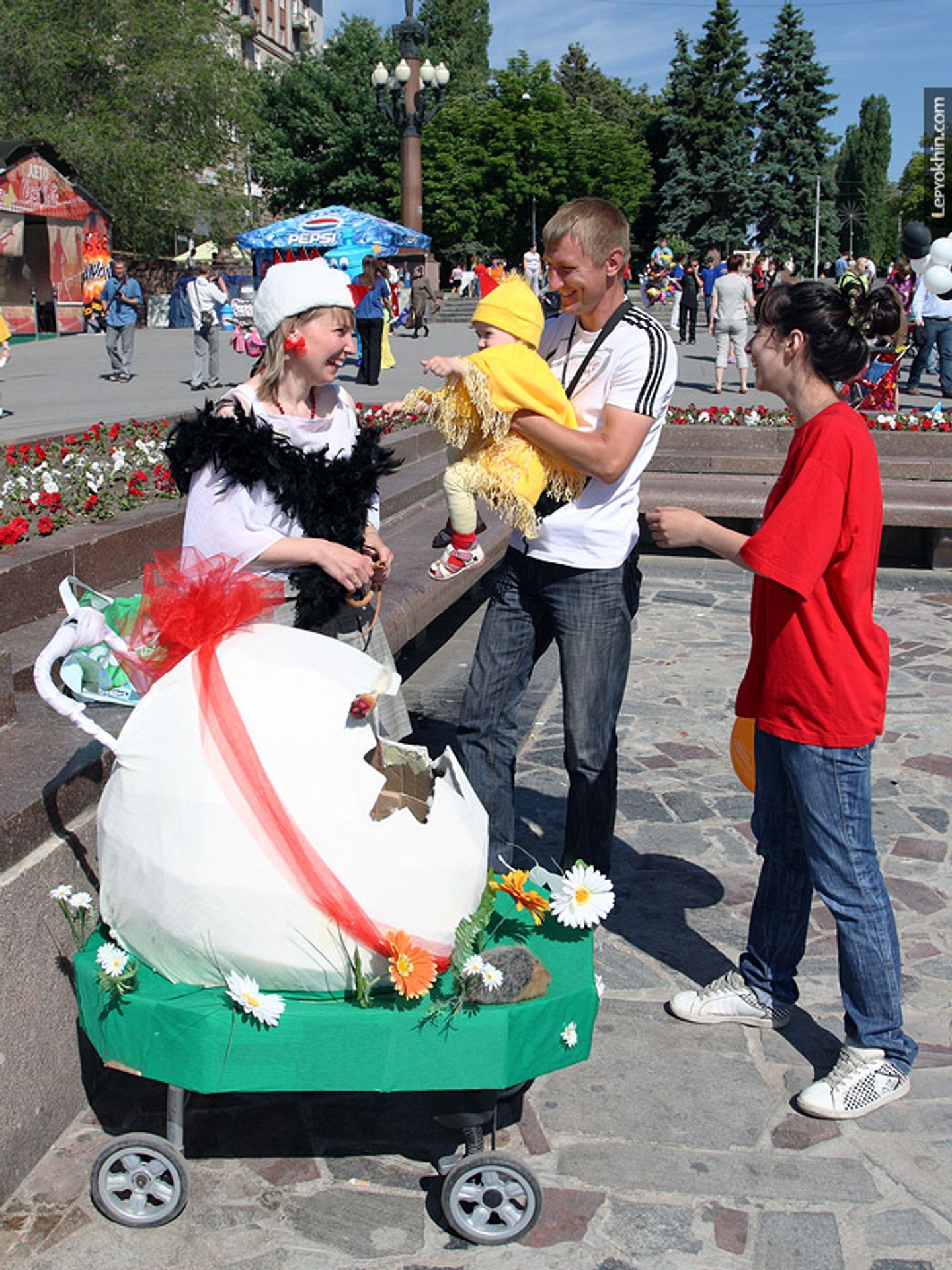 Soutěž kočárků v ruském Volgogradu - 1 - Fotogalerie: Soutěž kočárků v ruském Volgogradu (25/25)
