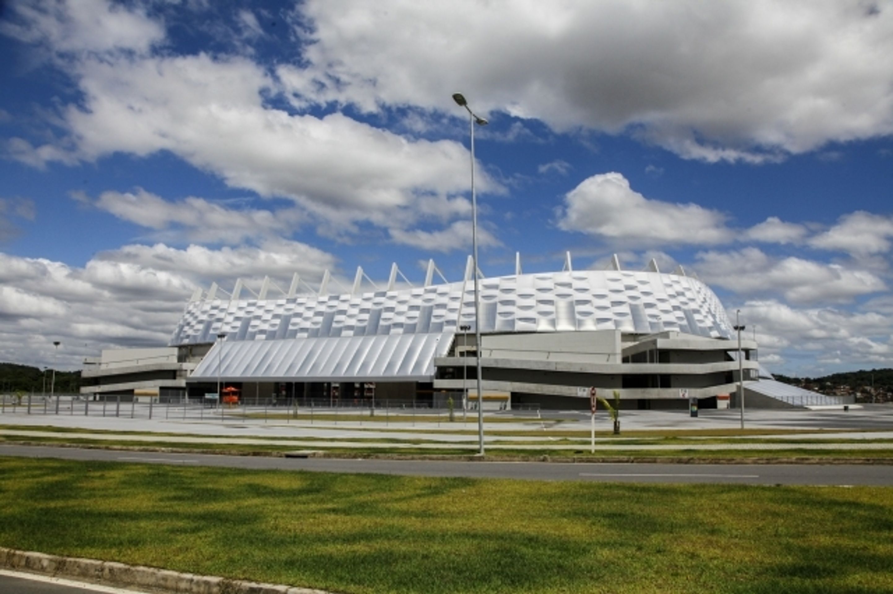 Arena Pernambuco, Recife, kapacita 44 248 diváků, domovský stánek druholigového klubu Náutico Capibaribe - GALERIE: Stadiony pro fotbalové MS 2014 (4/21)