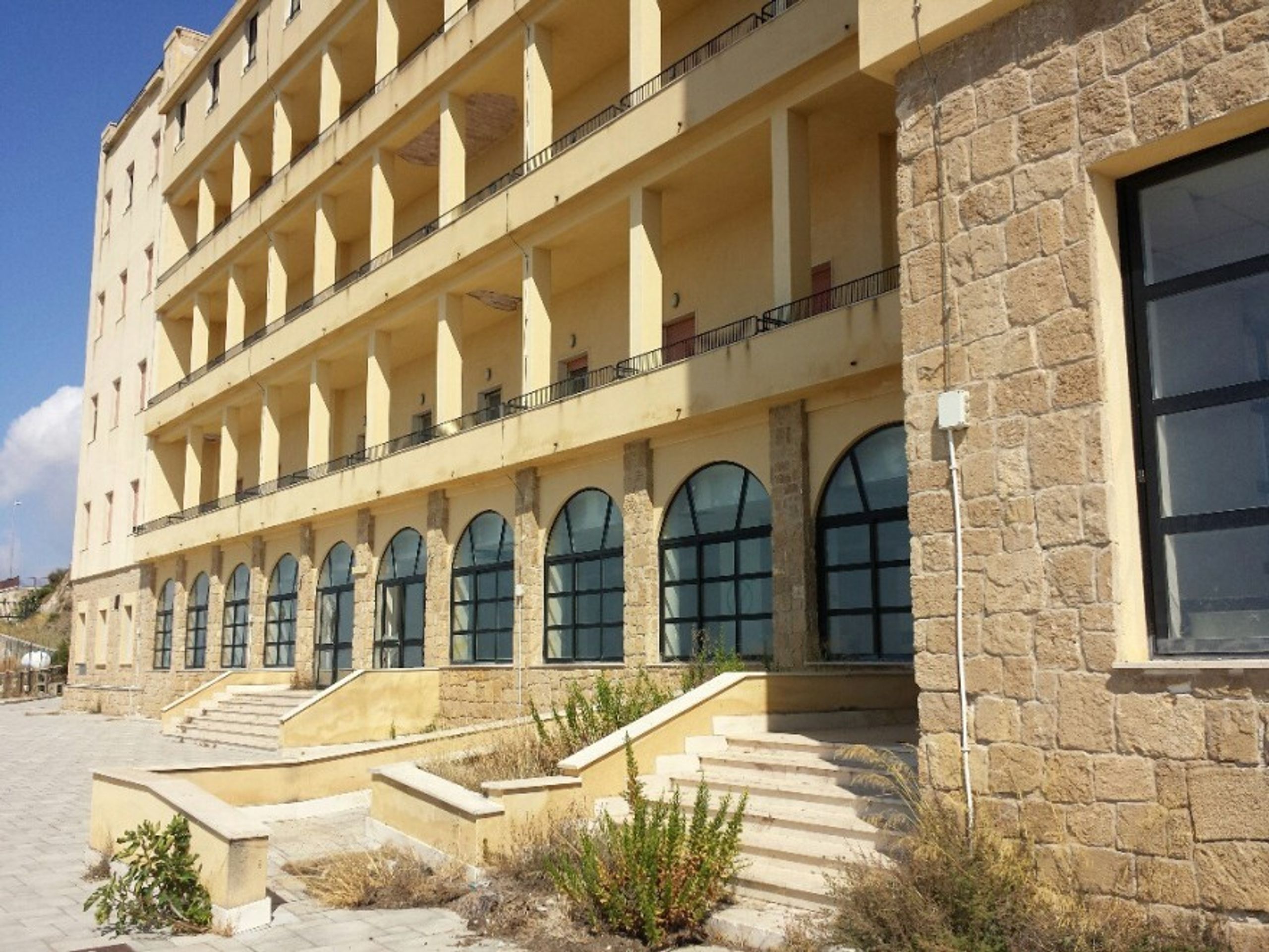 Opuštěný hotel na Sicílii - 3 - Galerie: Opuštěný hotel na Sicílii (9/11)